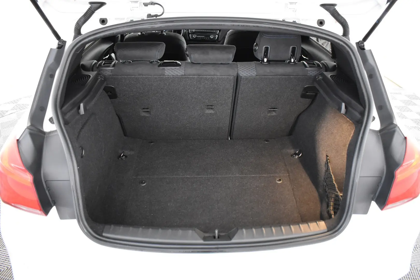 Car Image - 2317BbEbZl5hlPZ2otR4EF