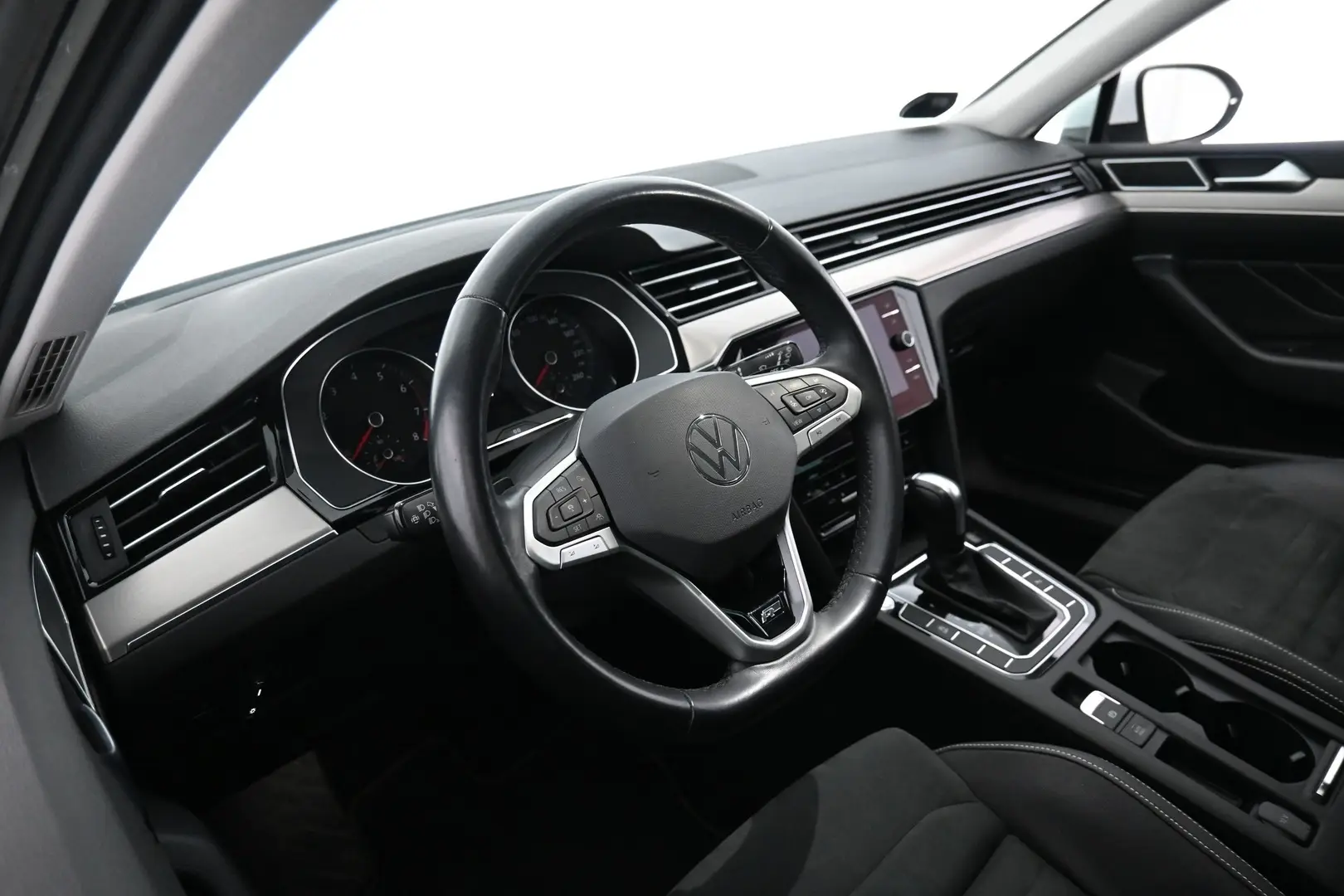 Car Image - 2geqohTM1Z88ld4B2PLO1M