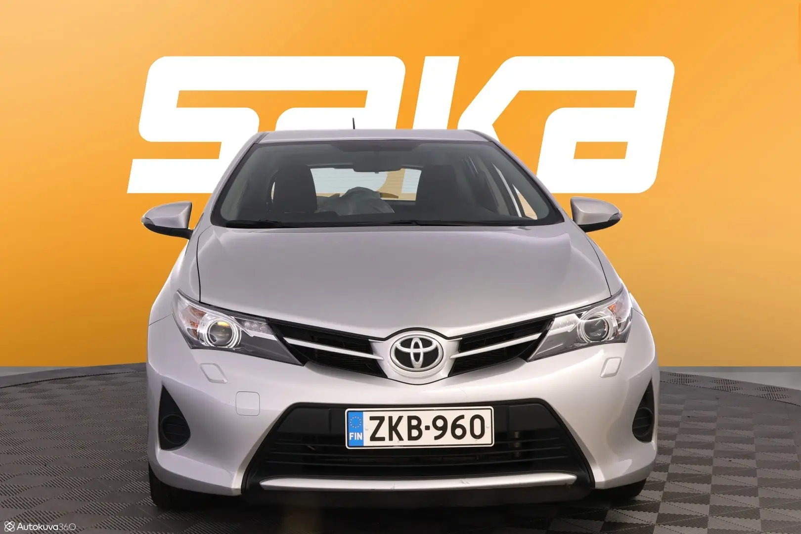 Car Image - 1FgCoj7BS8nRP833VPyLqE