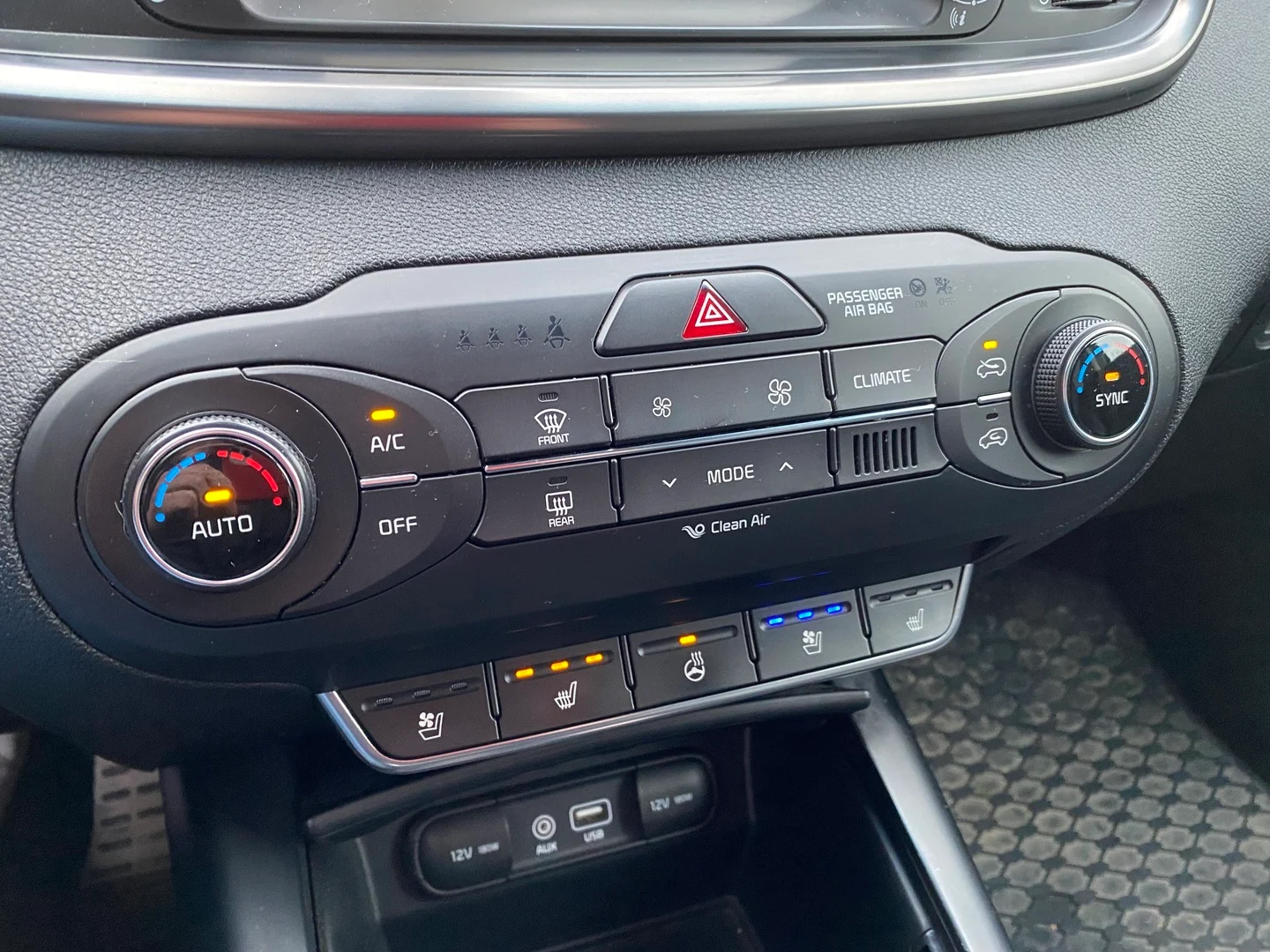 Car Image - 6843QGsC5sUdSogJ38Awbl