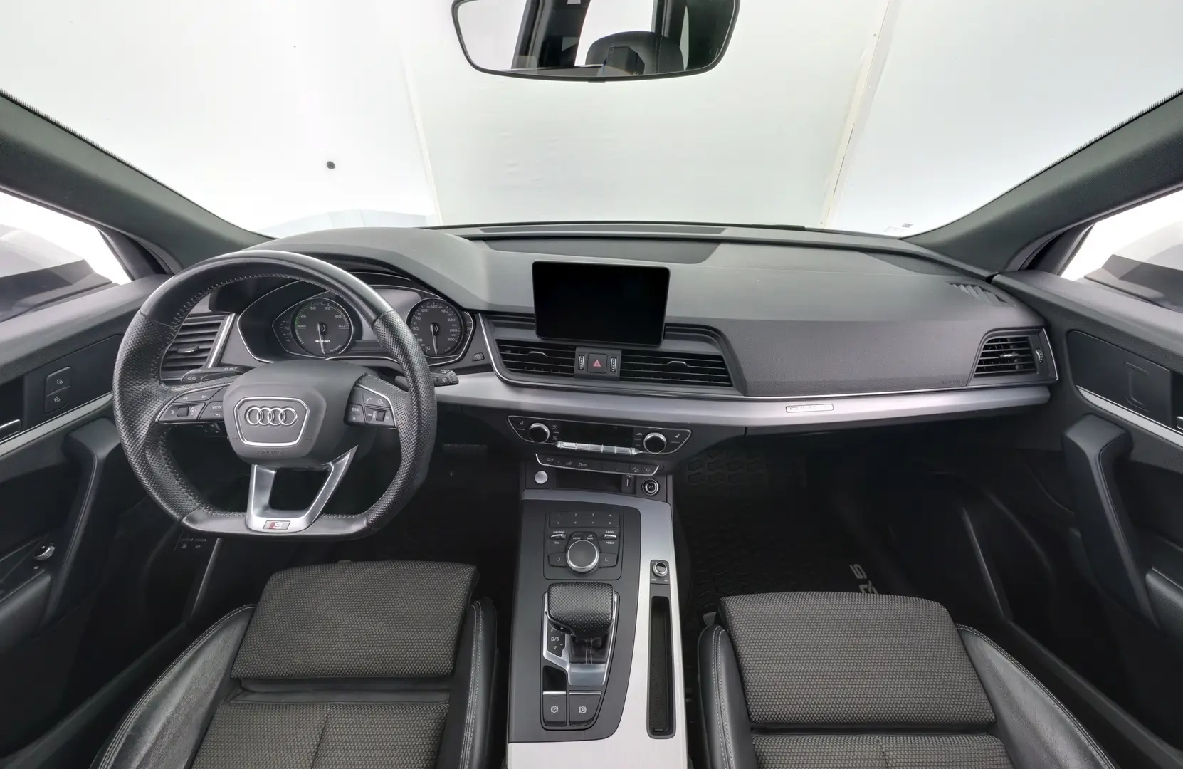 Car Image - 5HFaxue9MR8S0UvWiioC2T