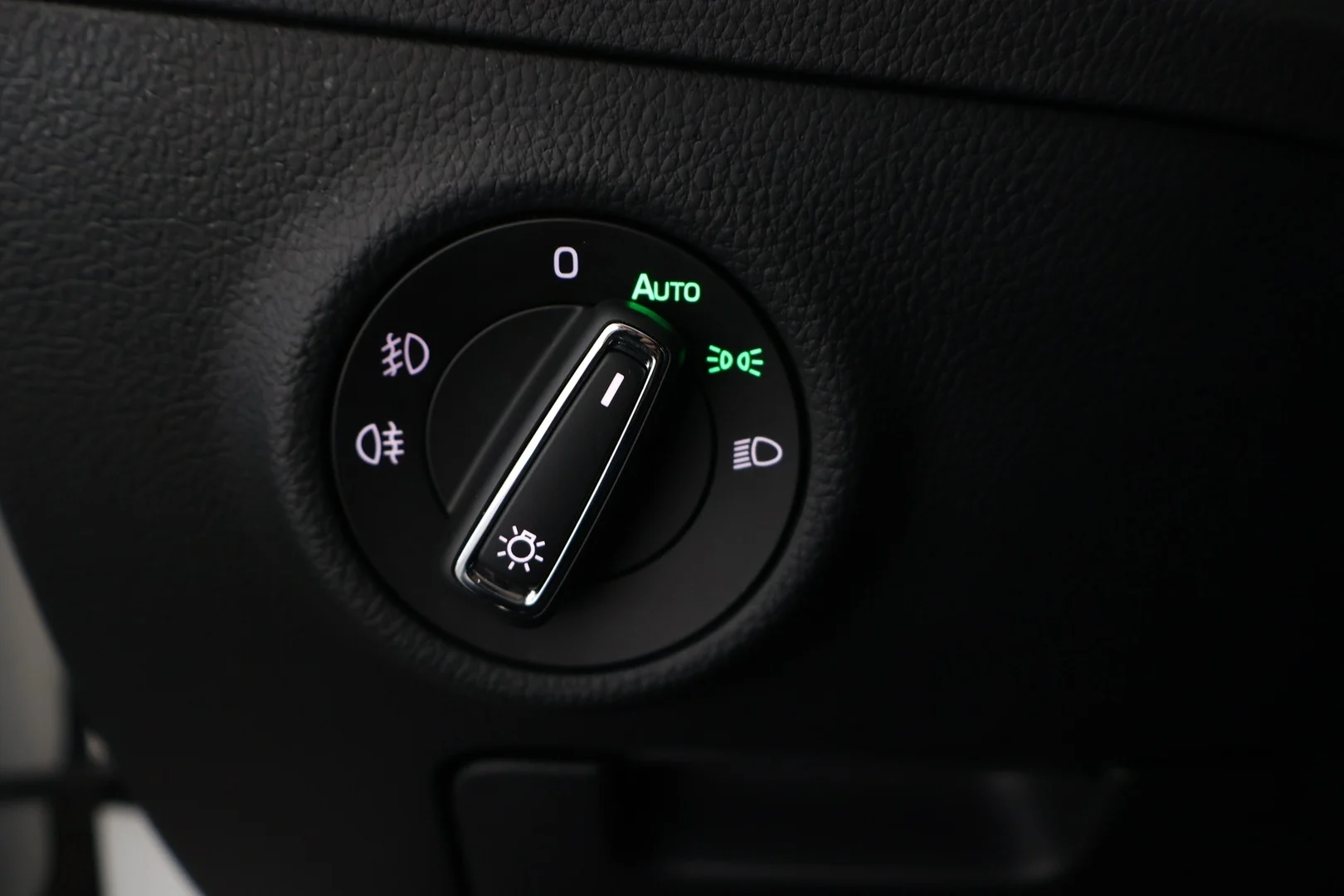 Car Image - 3Xb1gfBH5OfUhDmUNXWZVn