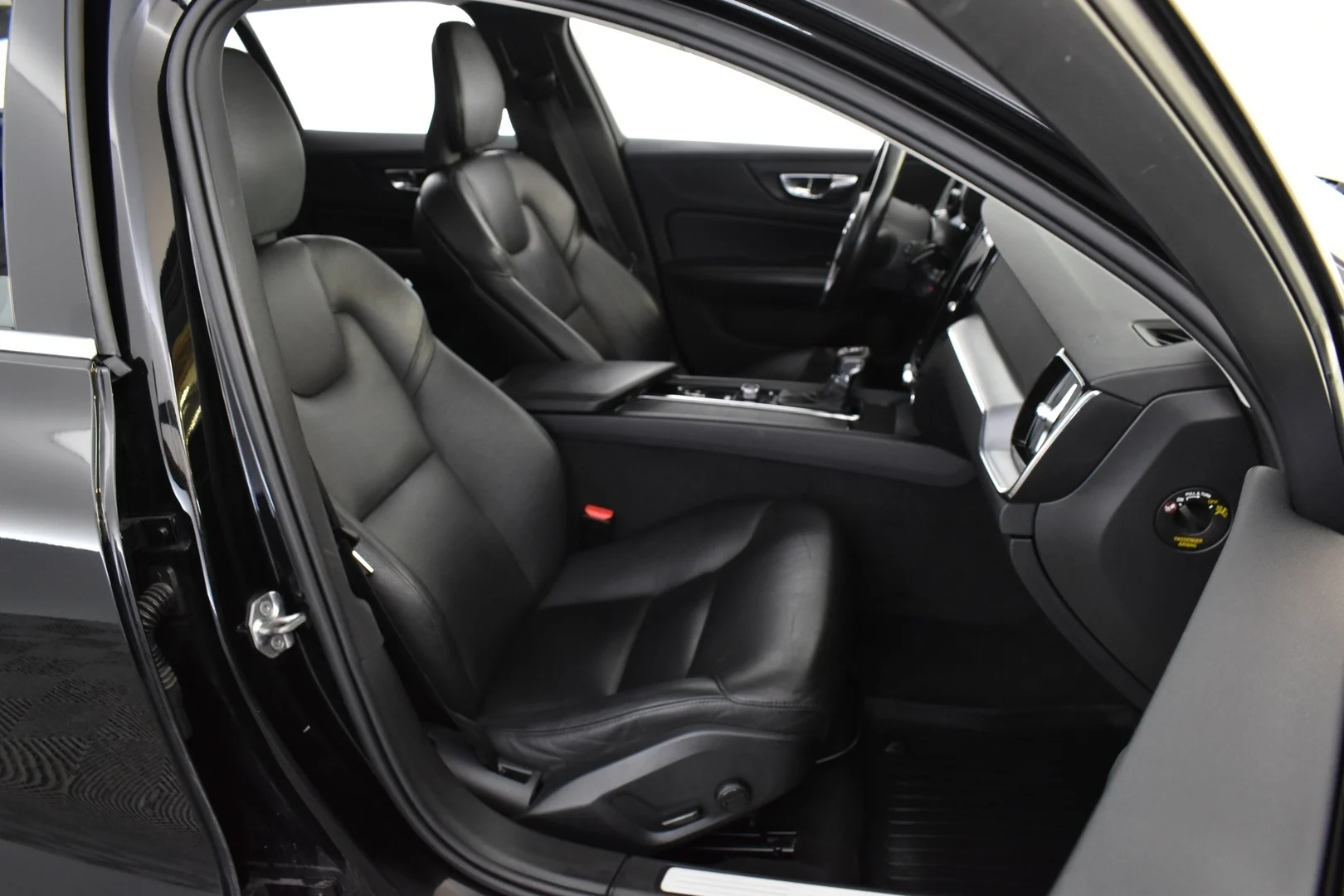 Car Image - 6H91HwSXrjFROVHzE1MAne