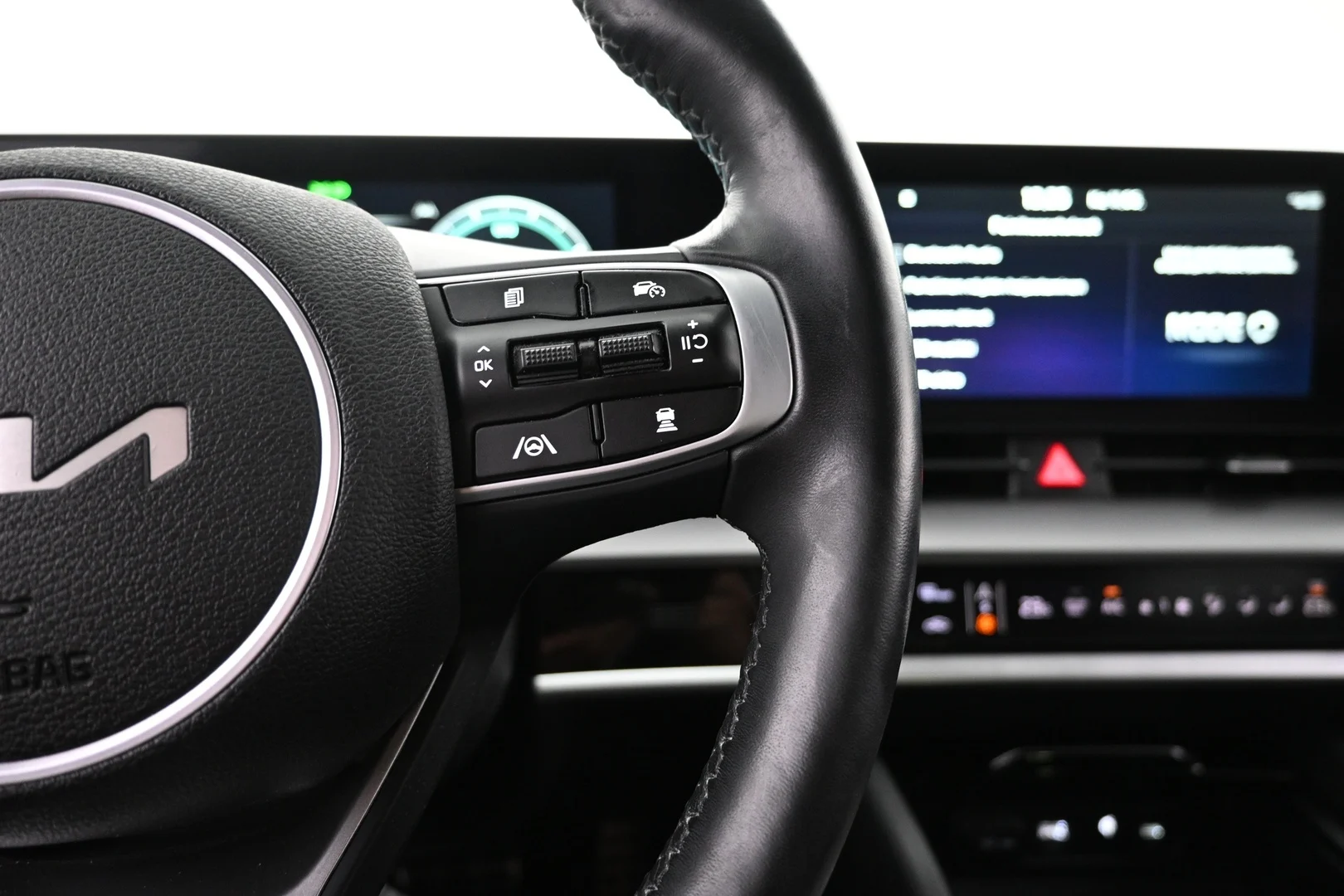 Car Image - 3n8WMBKTQ66eSaPl3DN5s7