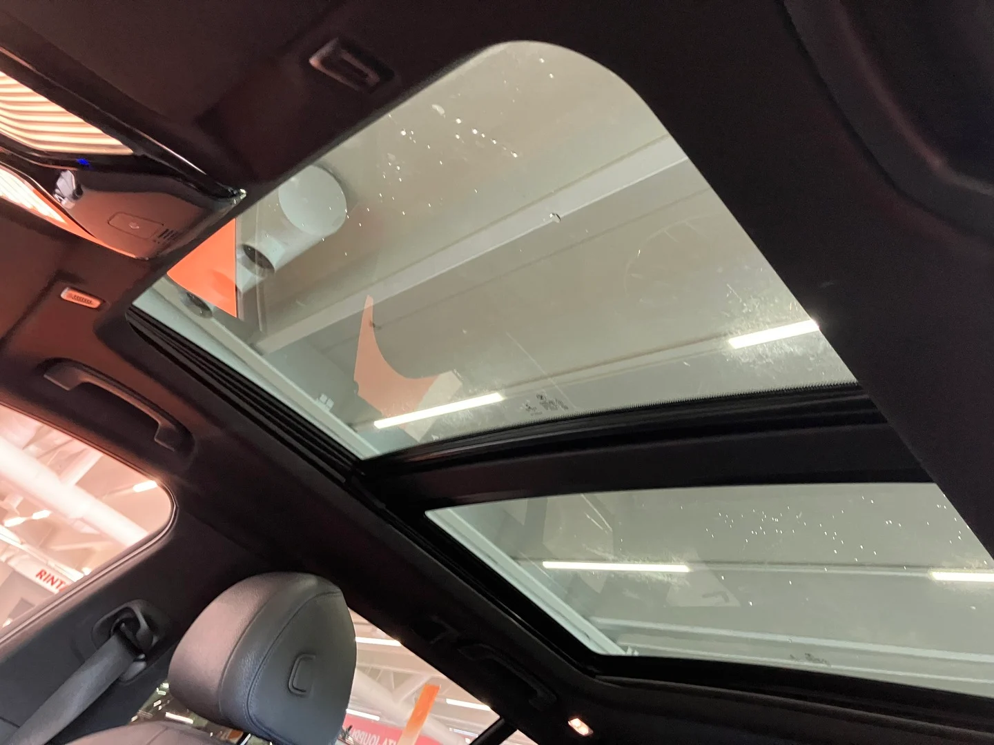 Car Image - 3Kw5AJzzjFyJ7X19GzF8aj