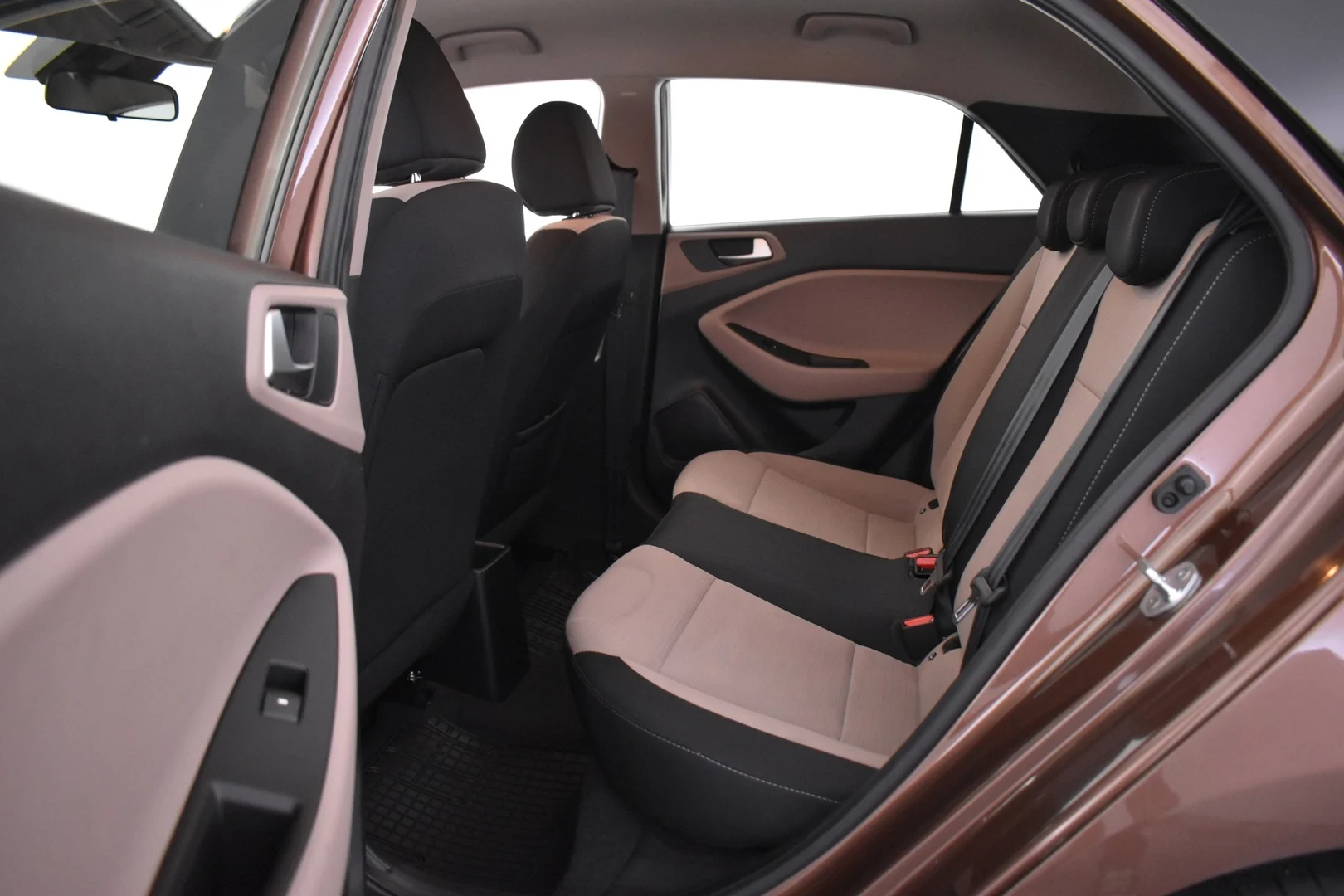 Car Image - 7CDZ7gwWPmQg9VDmg7qbkd