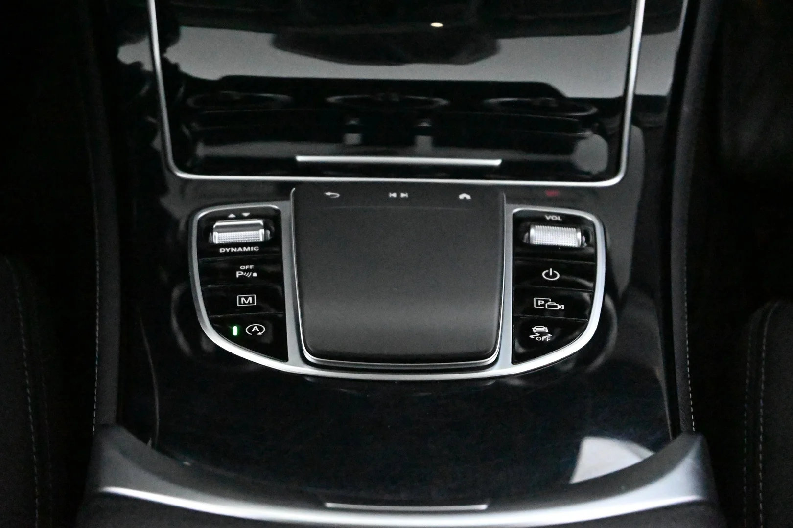 Car Image - 69MJJiXak27ghiBgAwn8EM