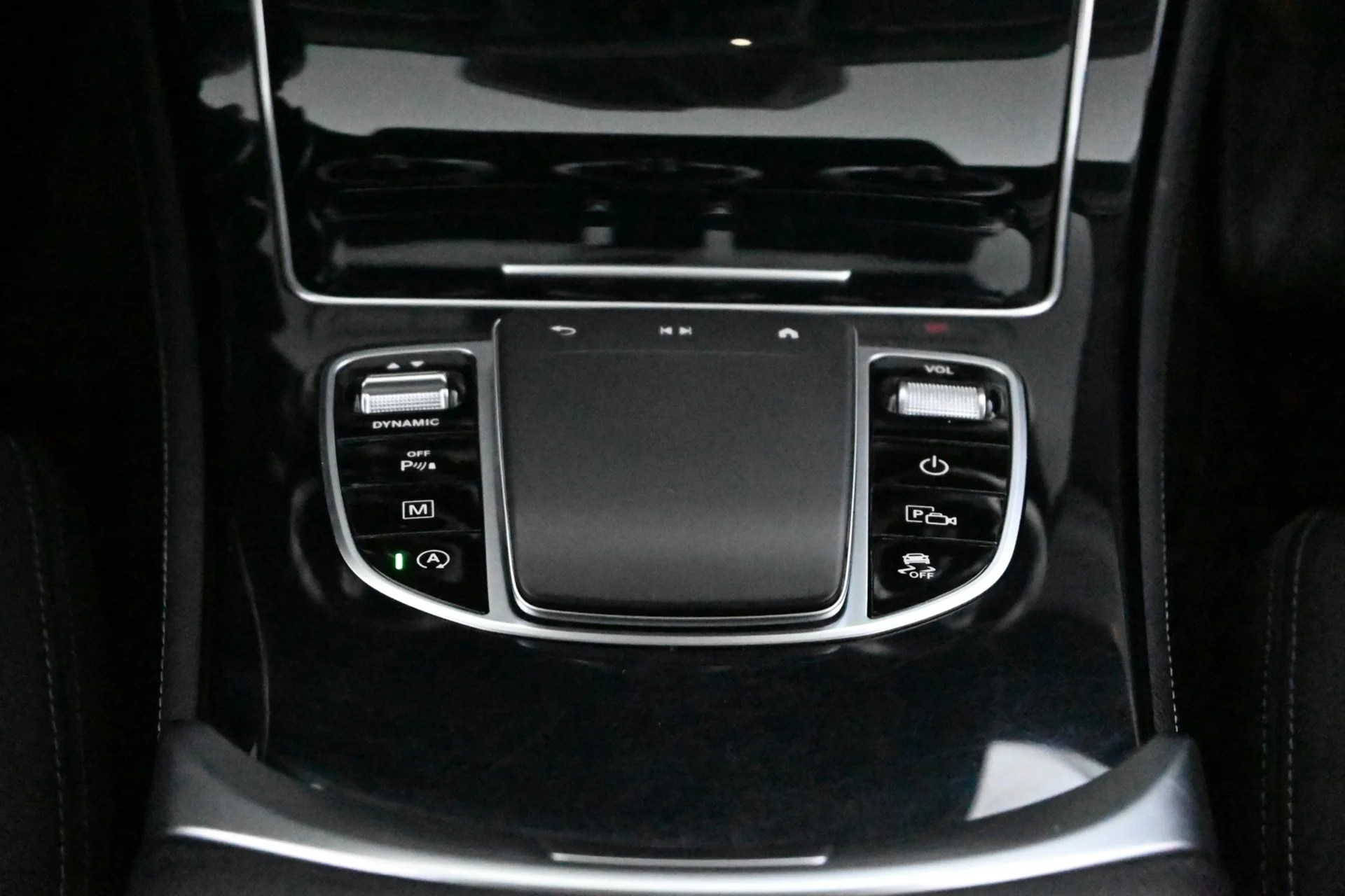 Car Image - 69MJJiXak27ghiBgAwn8EM