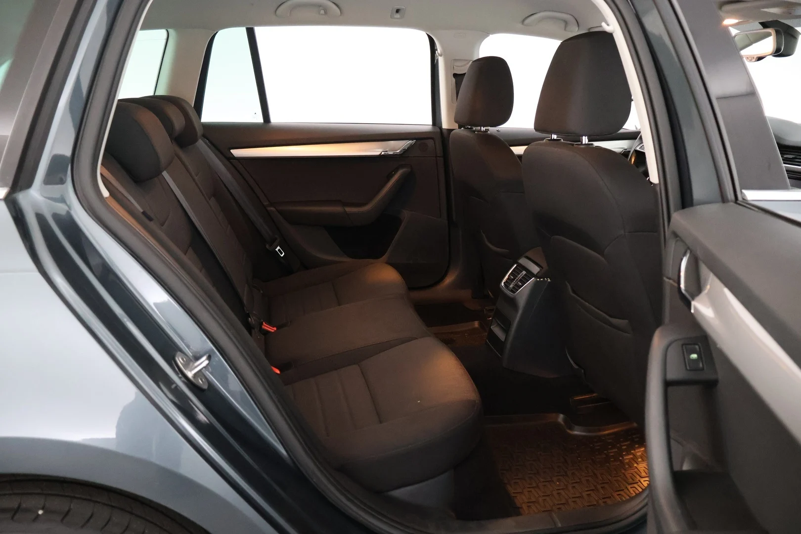 Car Image - 6HFtShTMUxTkE2Ogh93y14