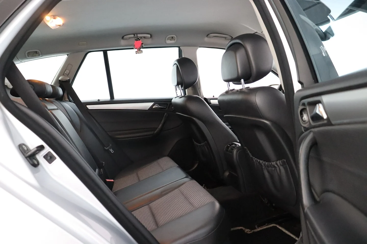 Car Image - 4aWgwJDuV5QPIK5mRLMis1