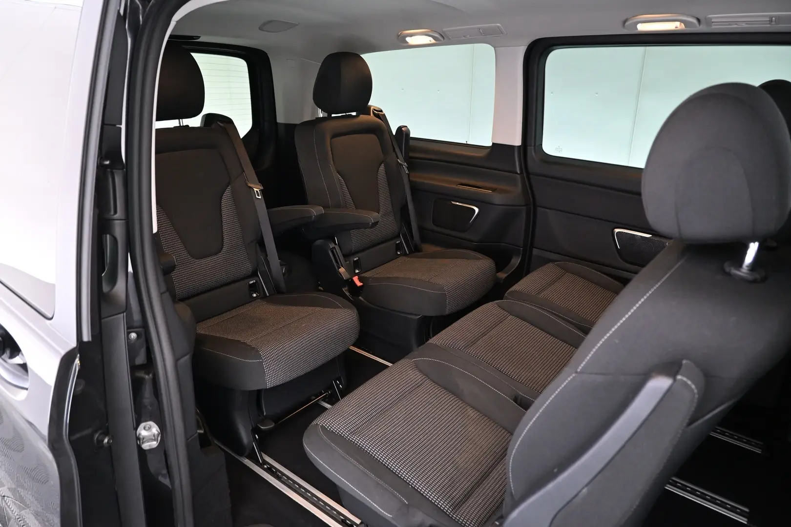 Car Image - 2wG2QD1PQkFrjMiN9UdJkV