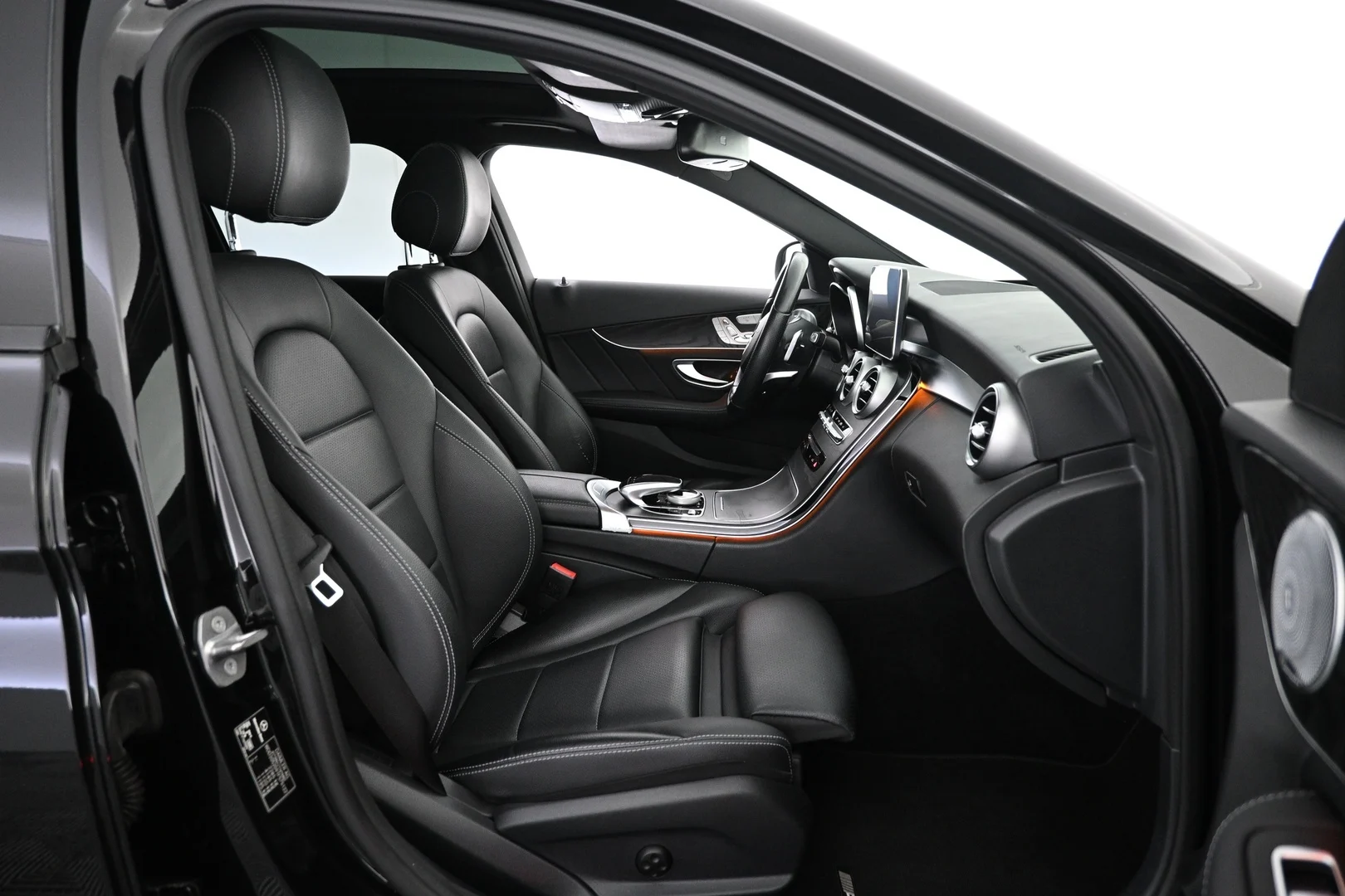 Car Image - 6xWnvwLnr8pyOyTXF0jr0C