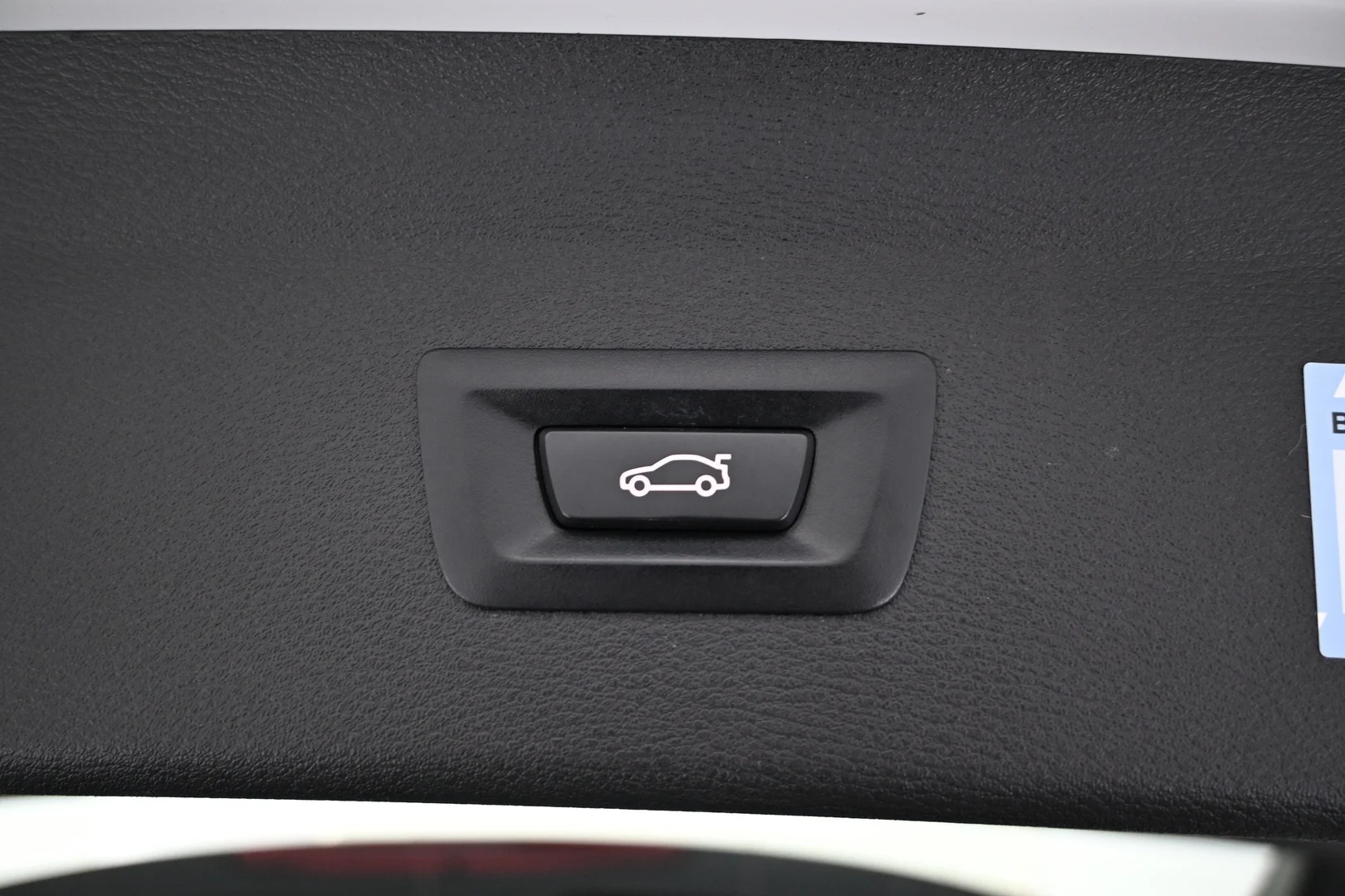 Car Image - 55AdKon9BdICSIbbbv9FeL