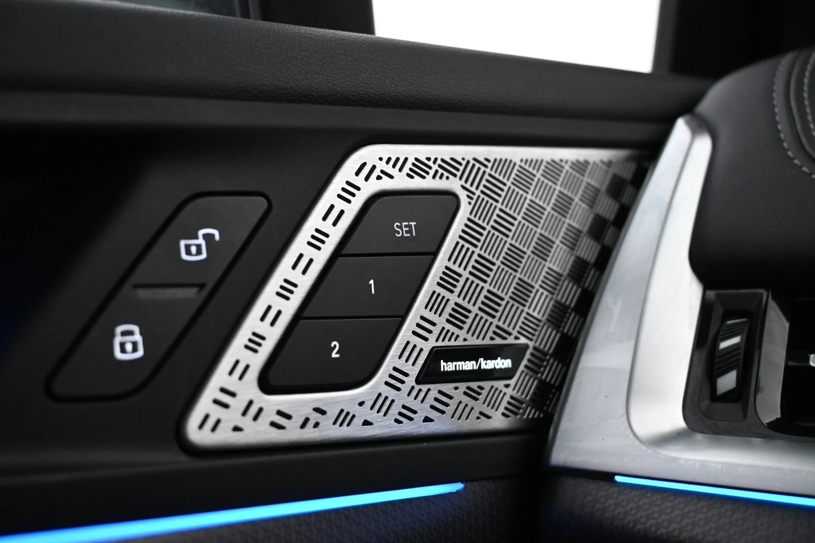 Car Image - 2rAjSPBlSeFVgD9jwjqO14