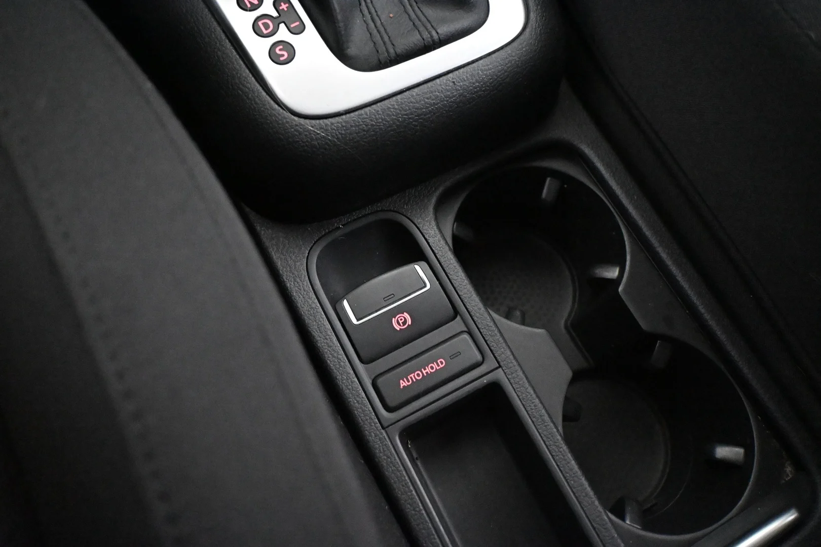 Car Image - 6IdZyyYtk9lEkNsVujGKCD