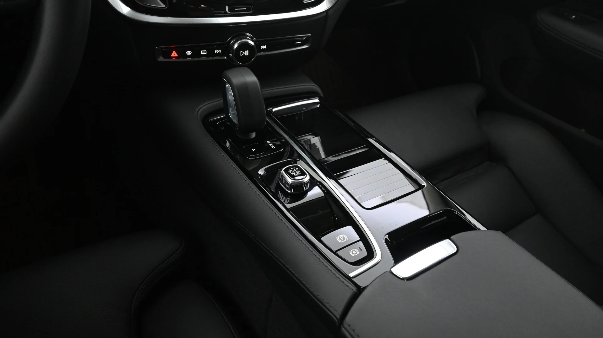 Car Image - 4cfZ5bAAhHSvMVkPdfYaDw