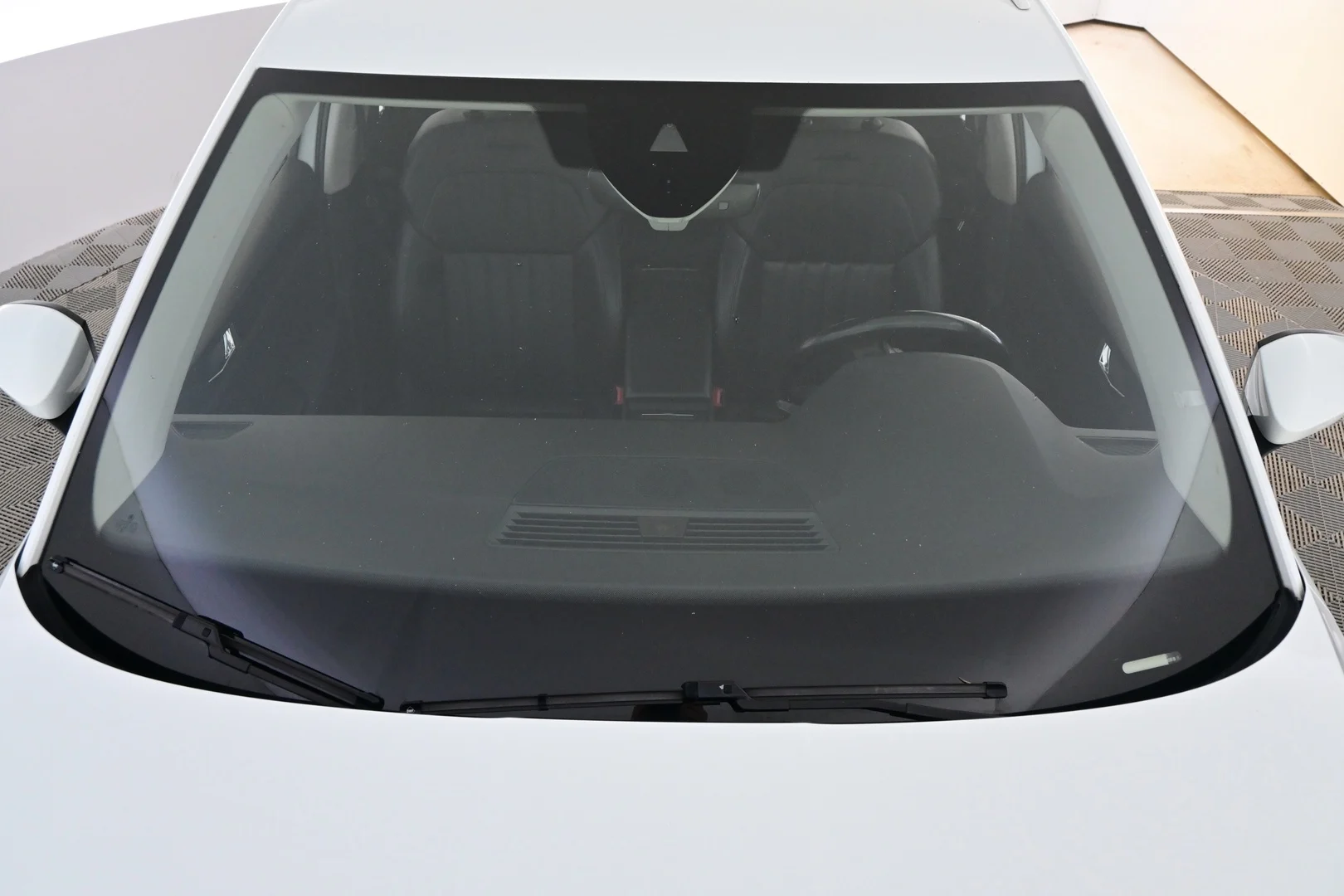 Car Image - 1yauwHcEL4d74INgr7BeWk