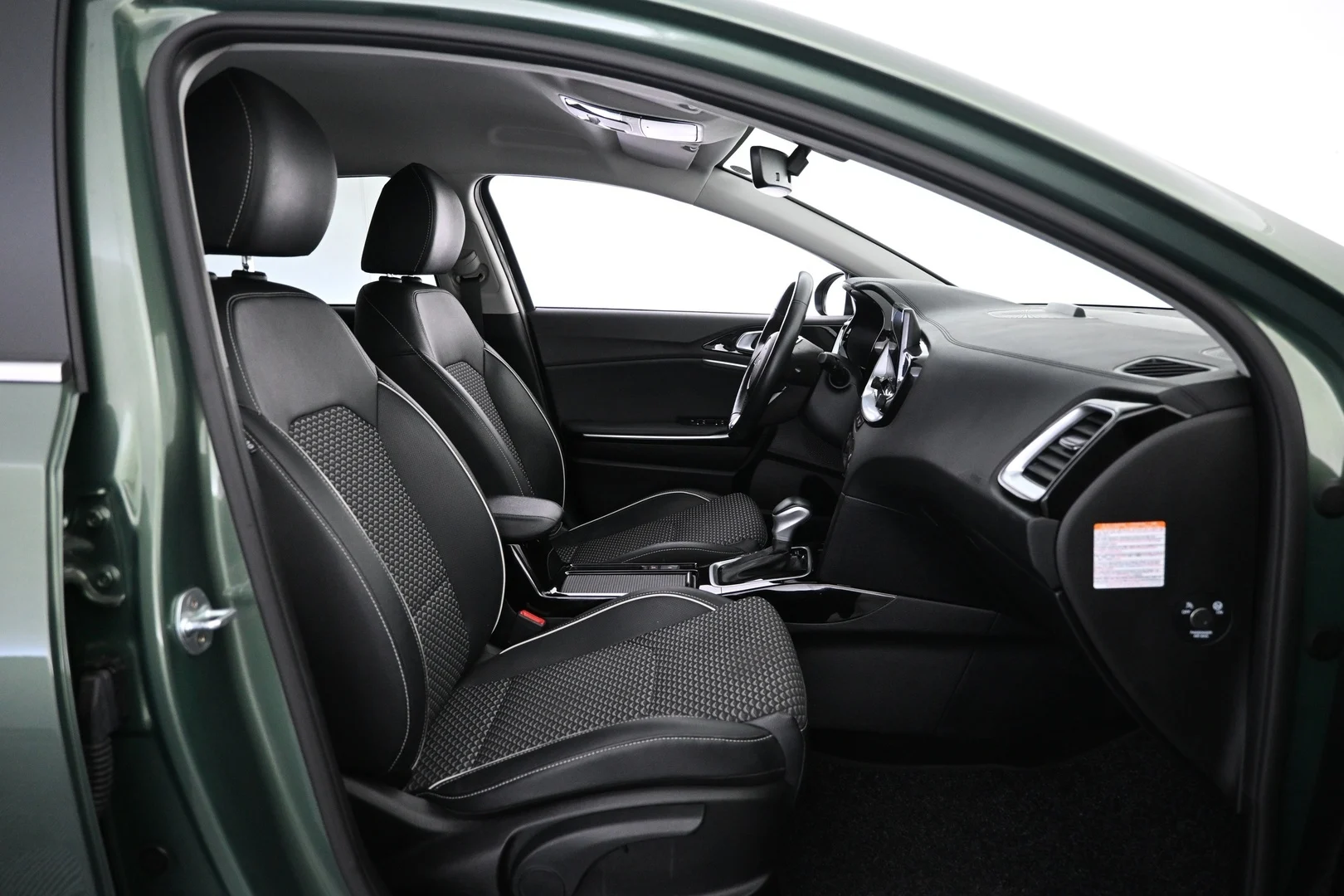 Car Image - 7lYoRTIzRgFmbeWvzYjFm5