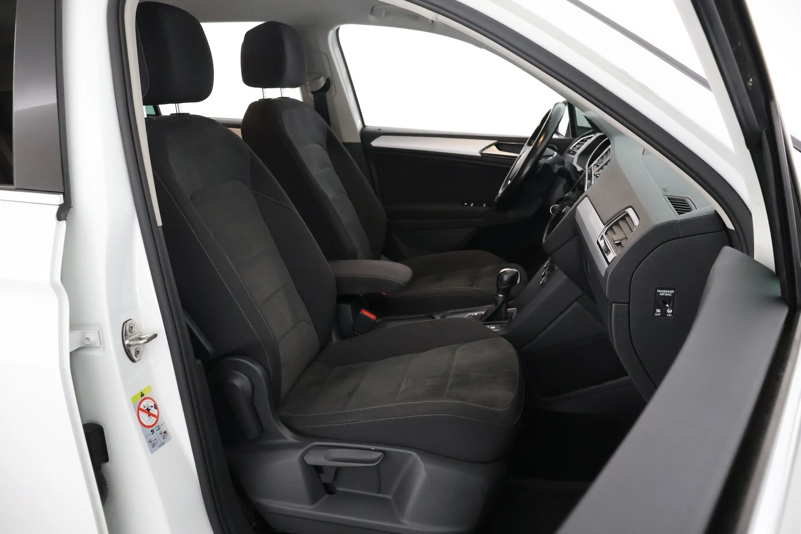 Car Image - 5GRo5ZRL3JkRlJHD28uqez