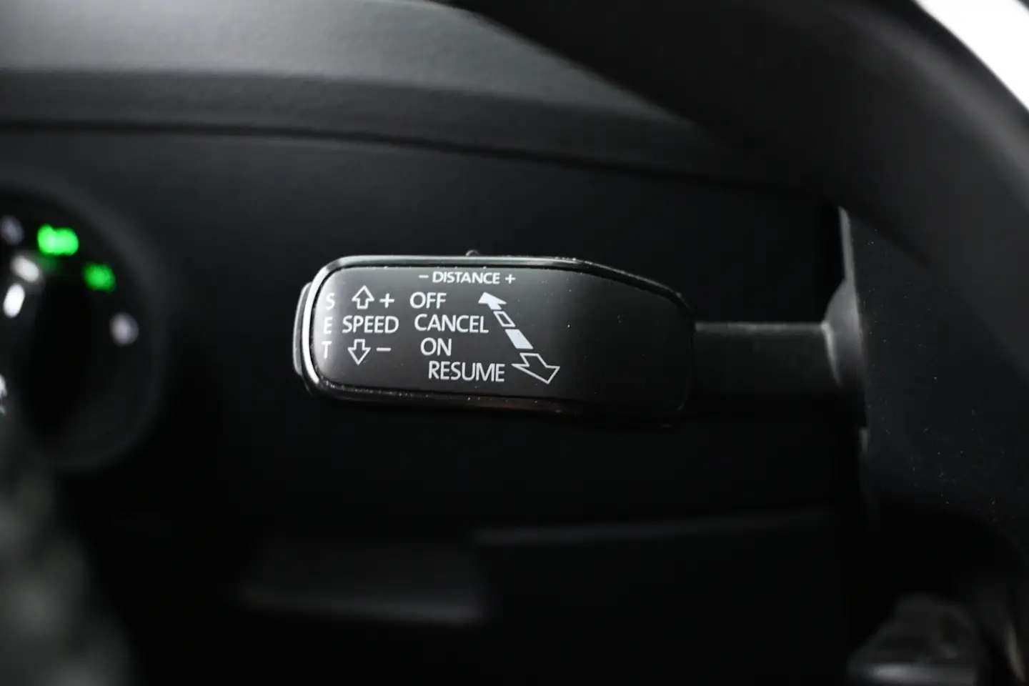 Car Image - 18XN1WL3c4vSF55U1BgOzL