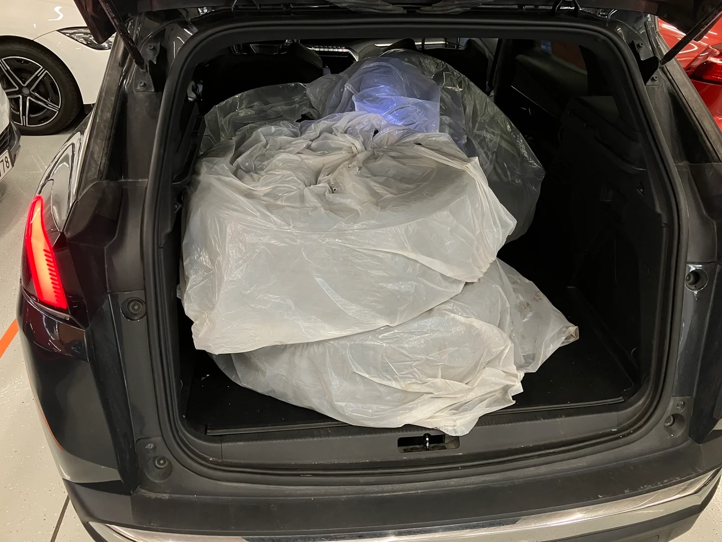 Car Image - 25dABaLqqinL2fAA3E7RG8