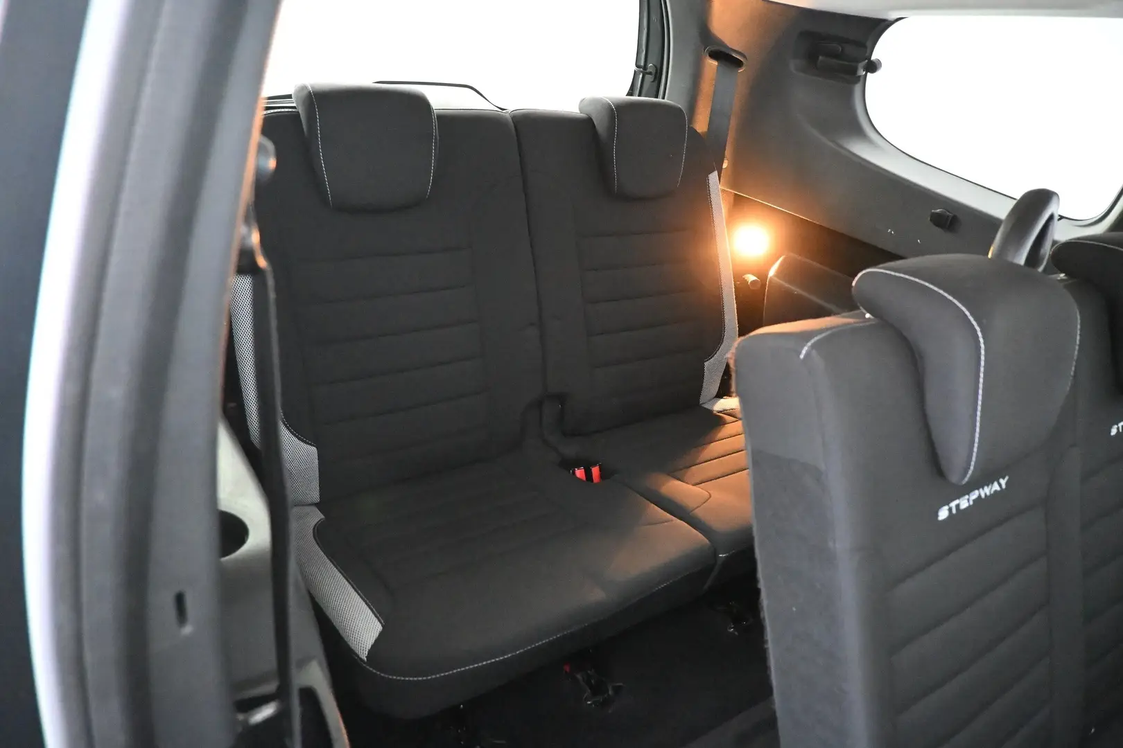 Car Image - UyXAJwbFZK1TP1A7i8STV