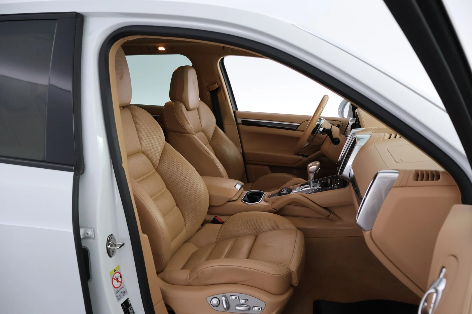 Car Image - 7lLFnzyKG2d8if203TnTPY
