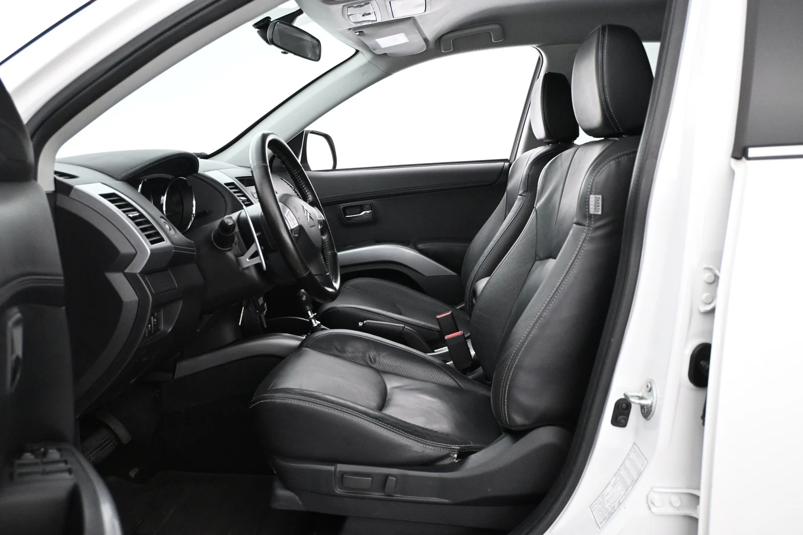 Car Image - 2zYcg4q386FJeocHYpbBi9