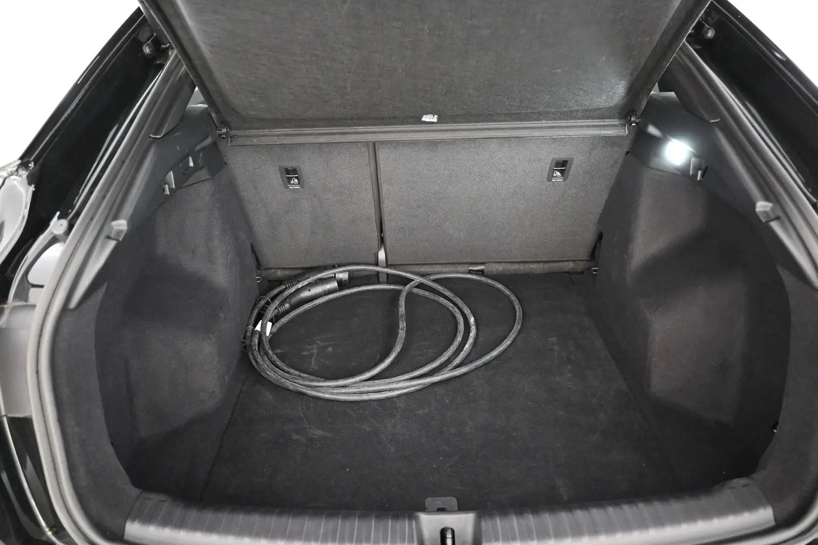 Car Image - 52hNazptXPqKBTUrrDbVhP