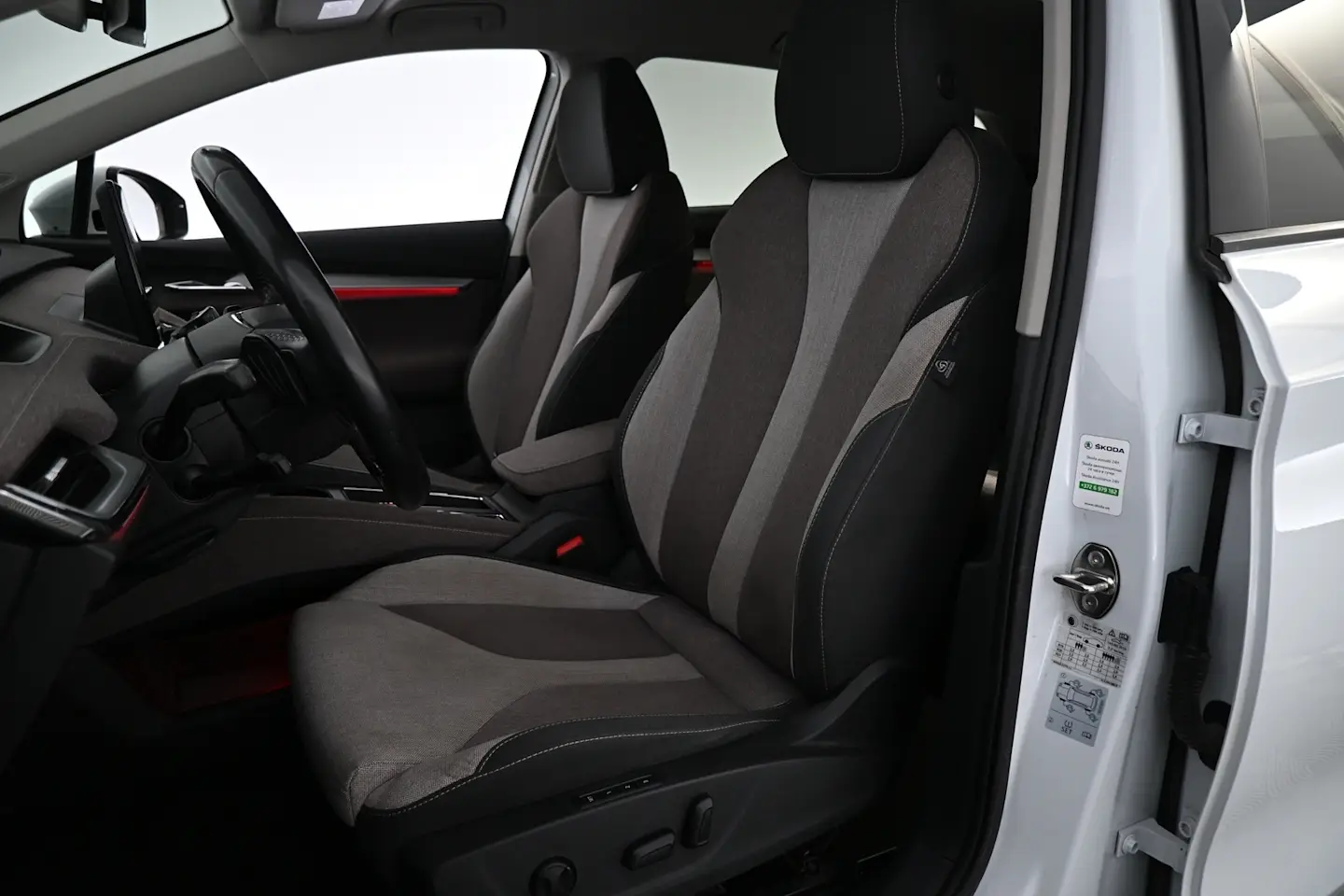 Car Image - dwx8iJTQErxSYMaHsg2vw