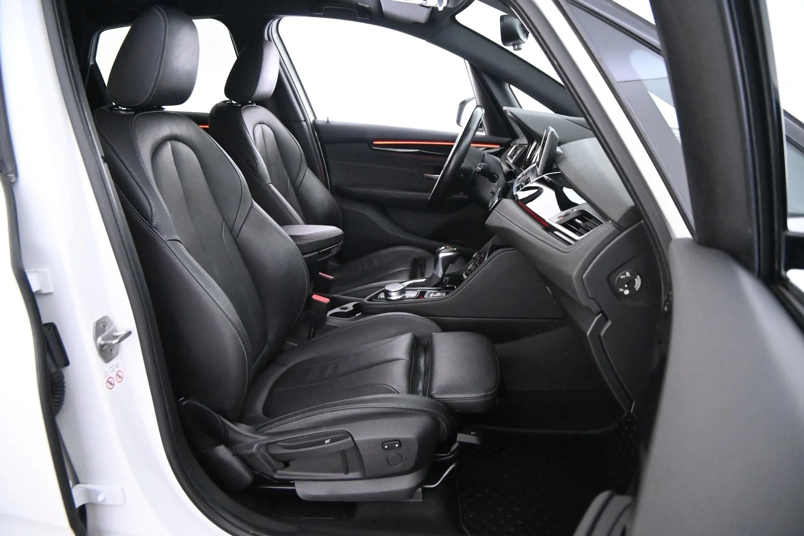 Car Image - fIZ03KGN7Mu4uGEDF4Ukw