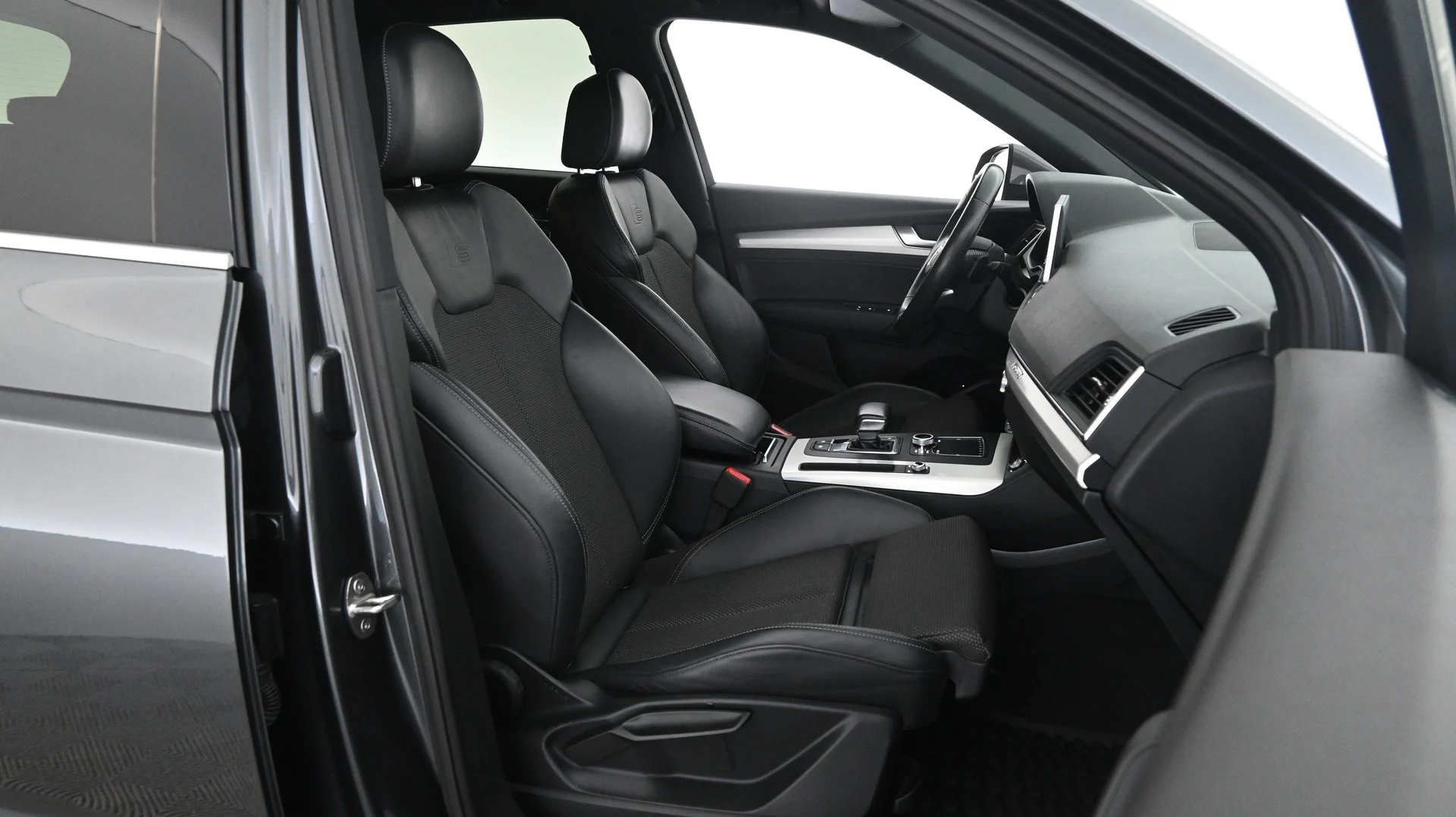 Car Image - 1z5FKZflpGZrEK9ffXgNHb