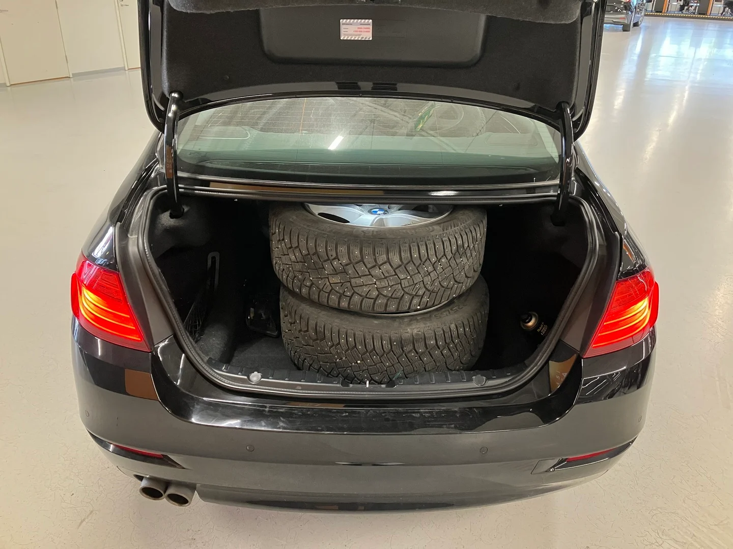 Car Image - 2UiClwJ87Q3DQp3NtMkqHR