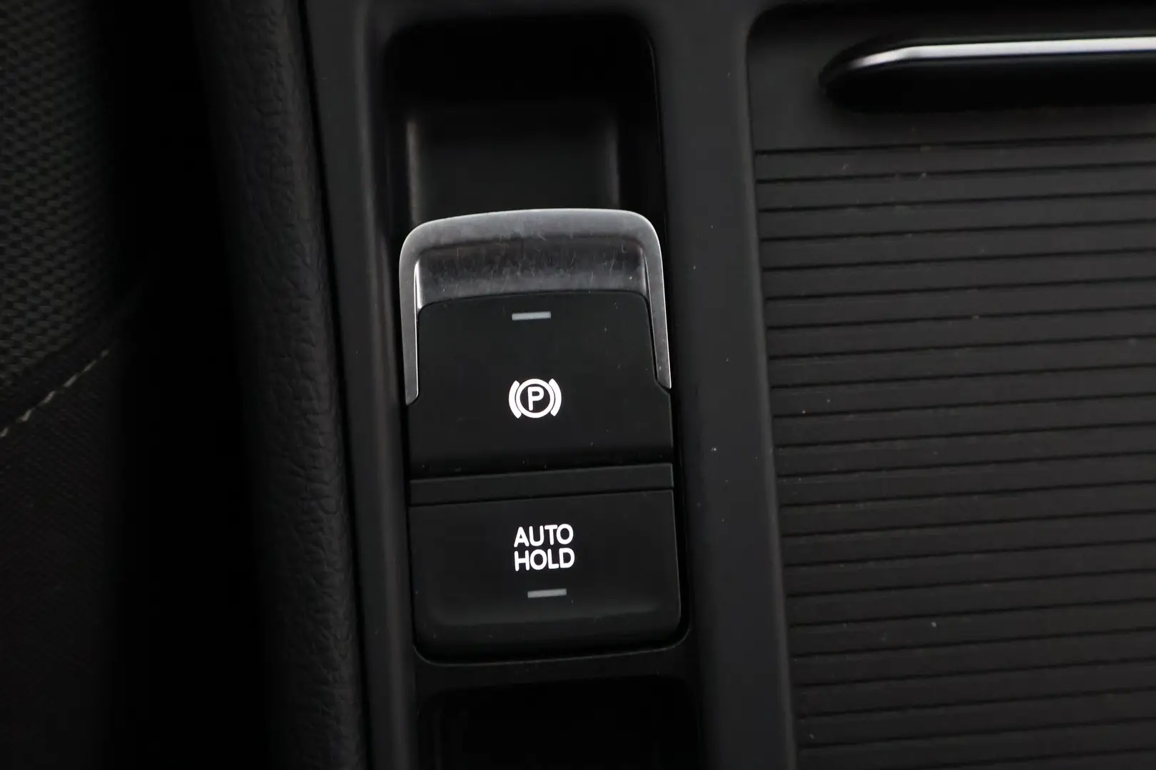 Car Image - 3pn8YRoQdVgMsecVoDpmxO