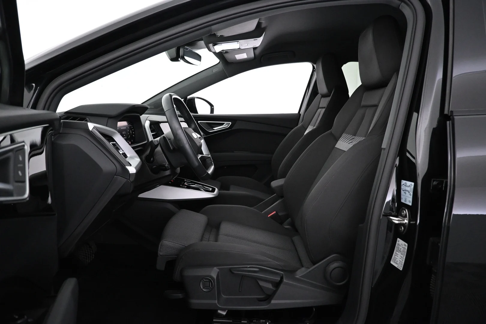 Car Image - 4v81kHMqxU1VzlkBV3450x