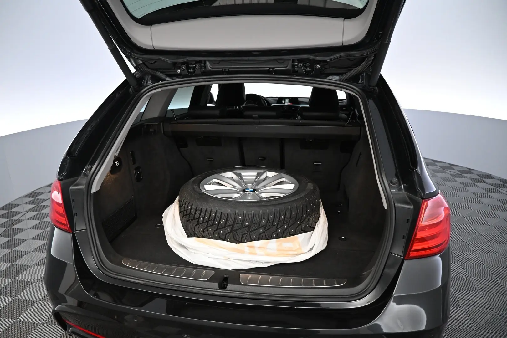 Car Image - 49xx7WQn4jc5EJMa48KAih