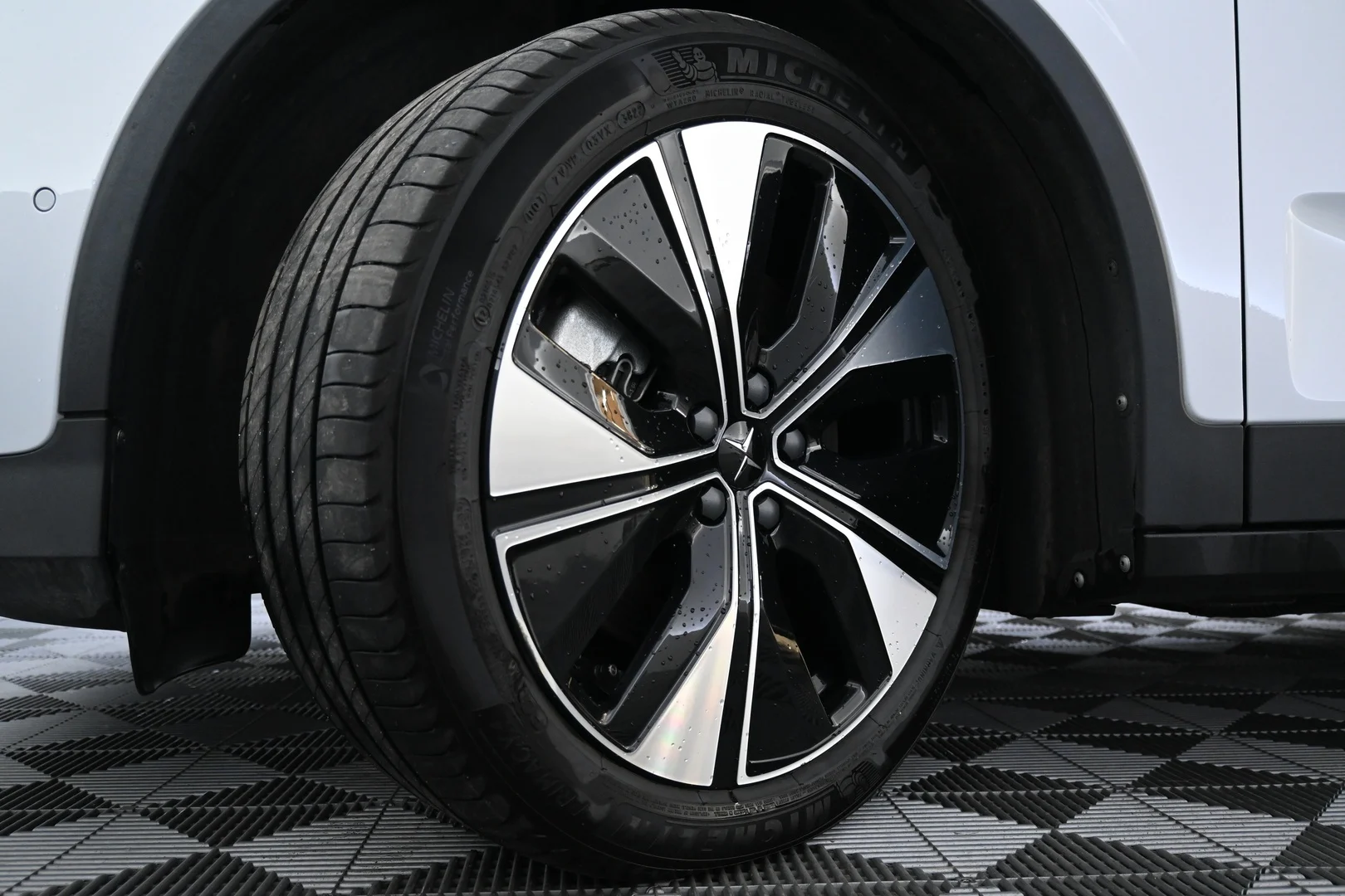 Car Image - 3OnZcBxmo0SqiV7BoXuAxw