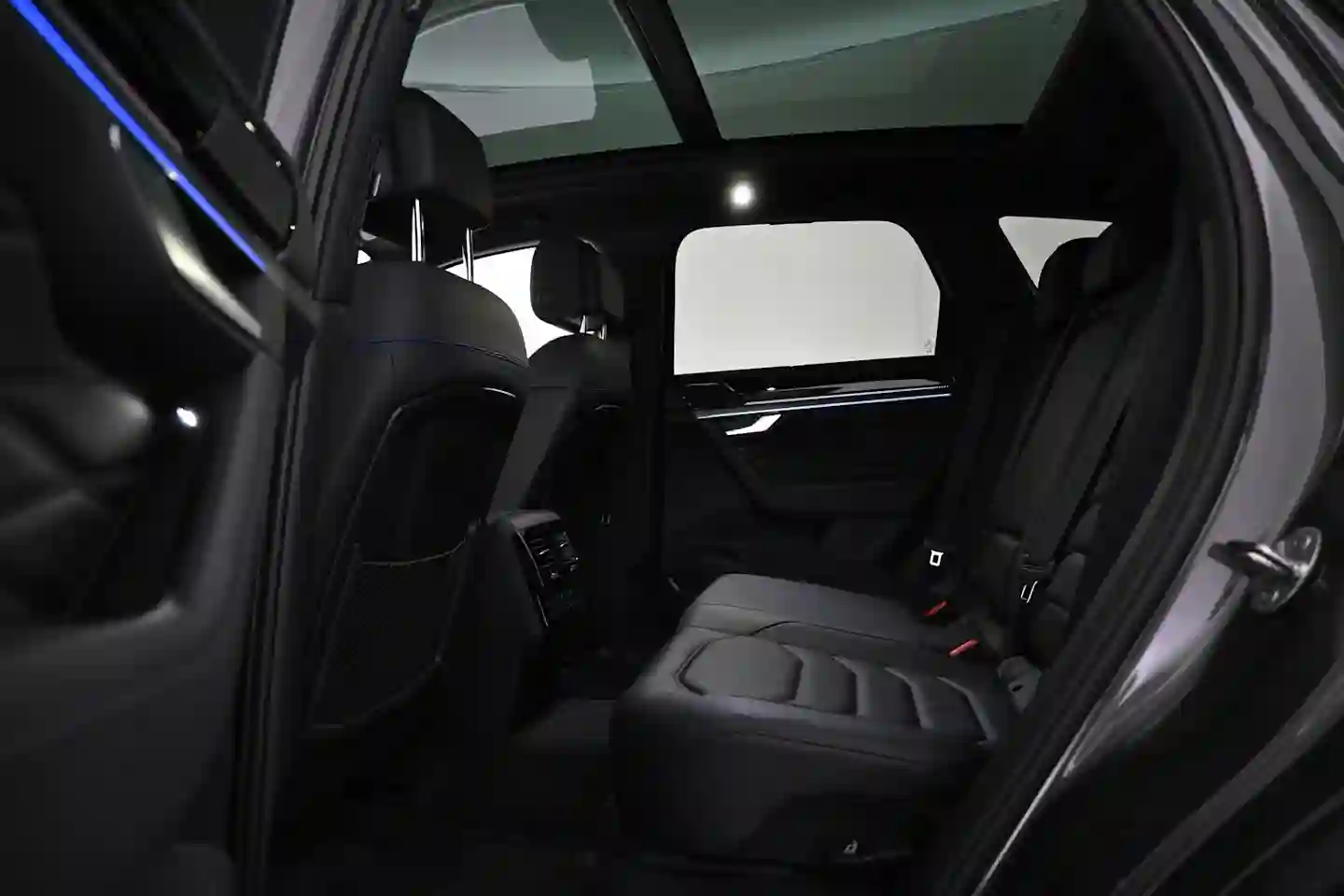 Car Image - 1ekN5JXrq9NzDKDStVcq8b