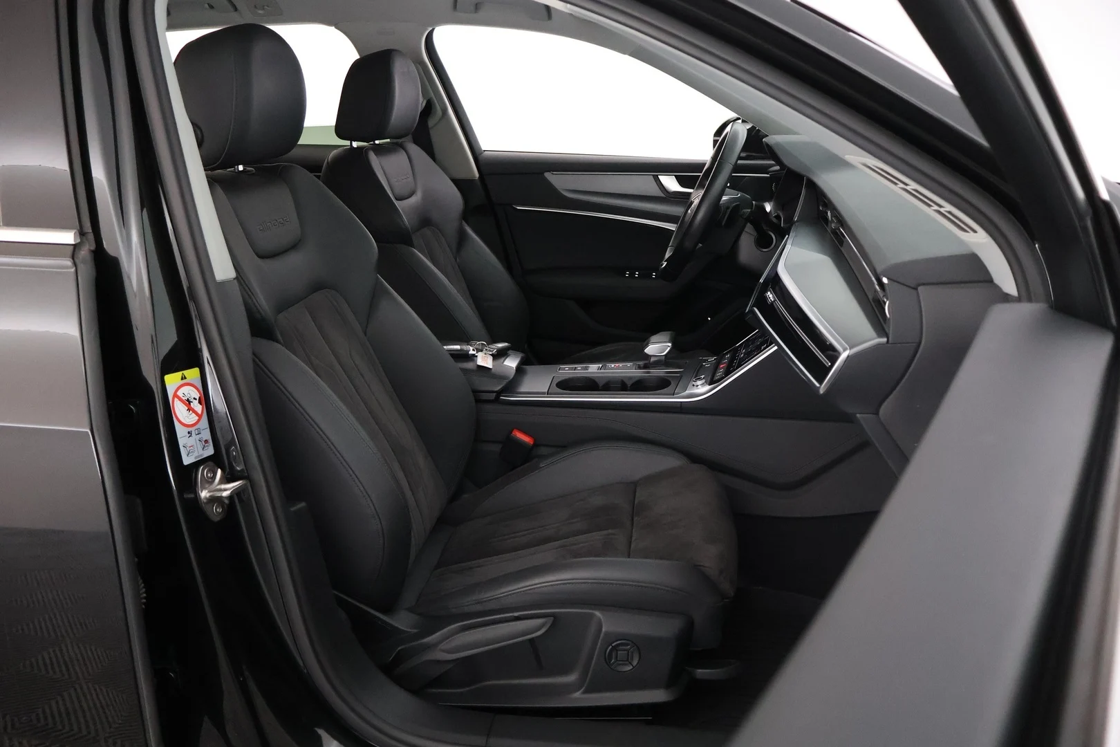 Car Image - 4uBn41JUZuhwcipXenCCeL