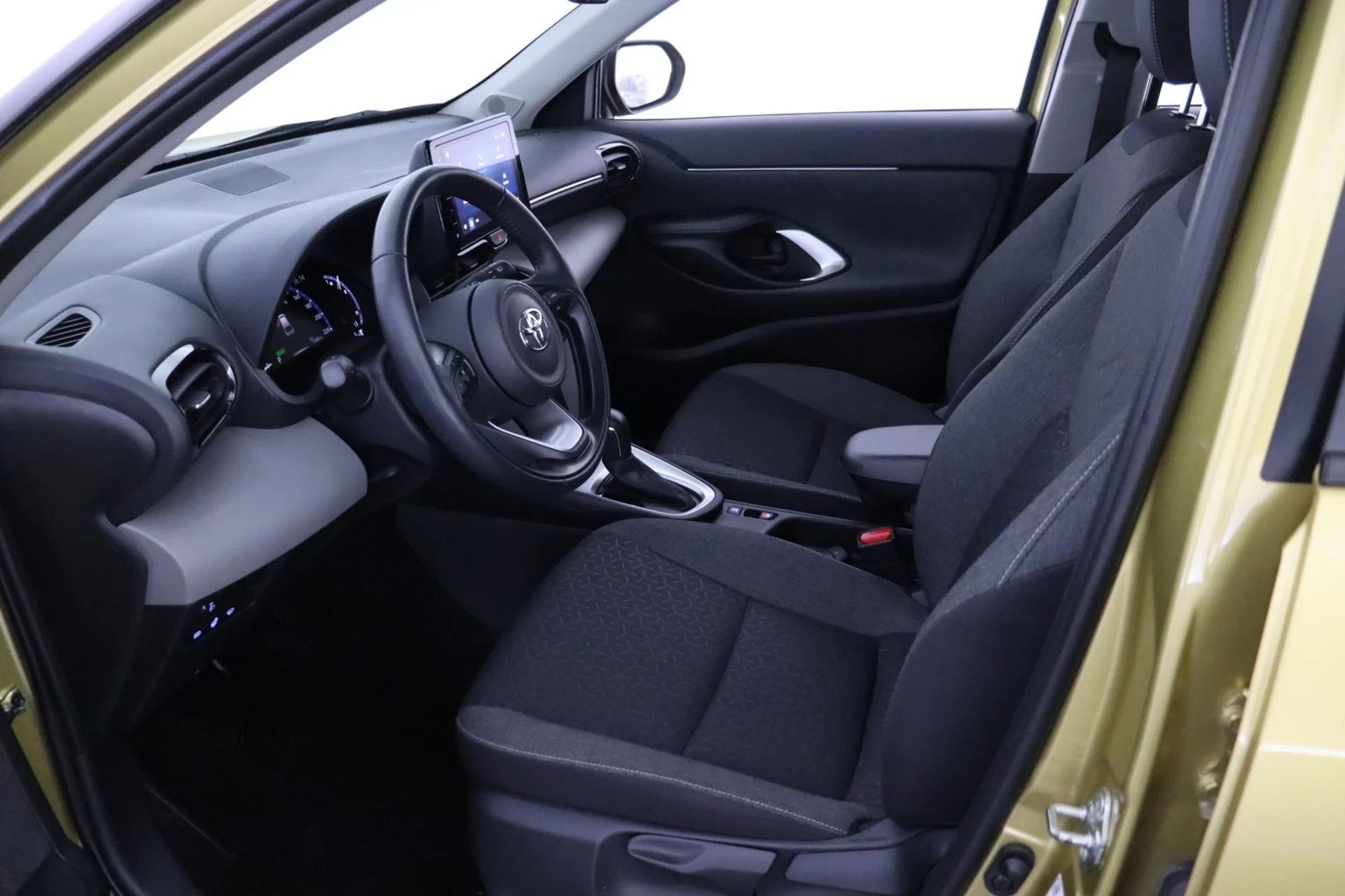 Car Image - 3NG0A74yxhmsk0lgjnt9j3