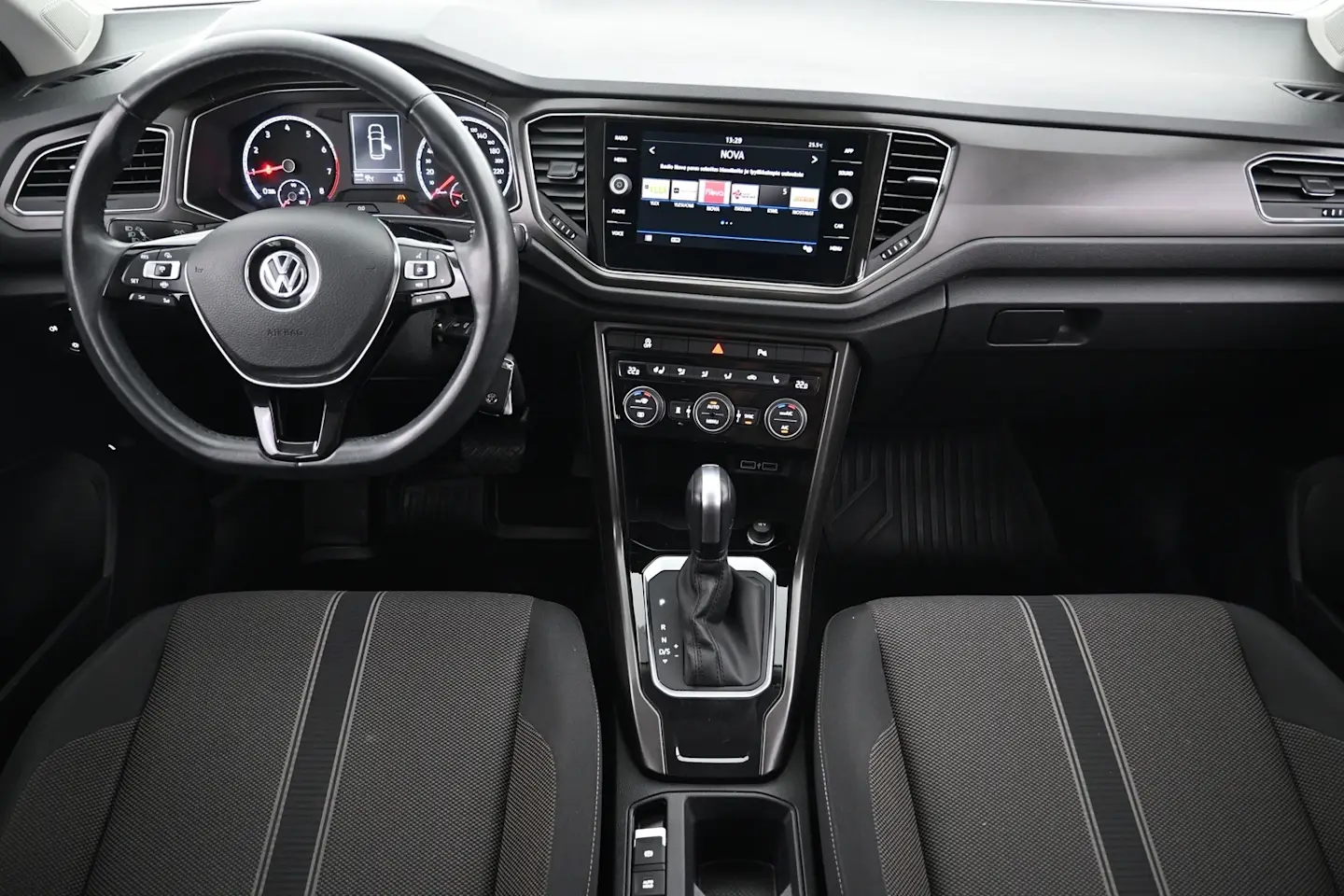 Car Image - 5FB7XLYXcsY3UemkoxoTTd