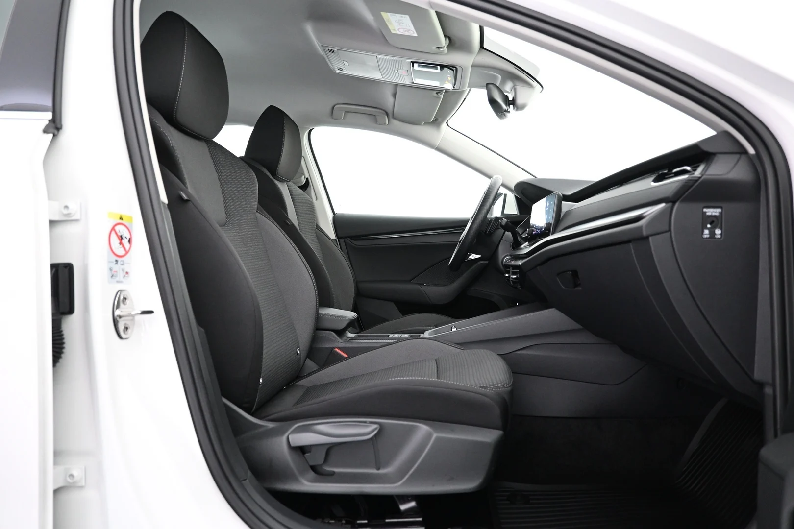 Car Image - 27QLpVgTLNc9ZaSGmzg4g4