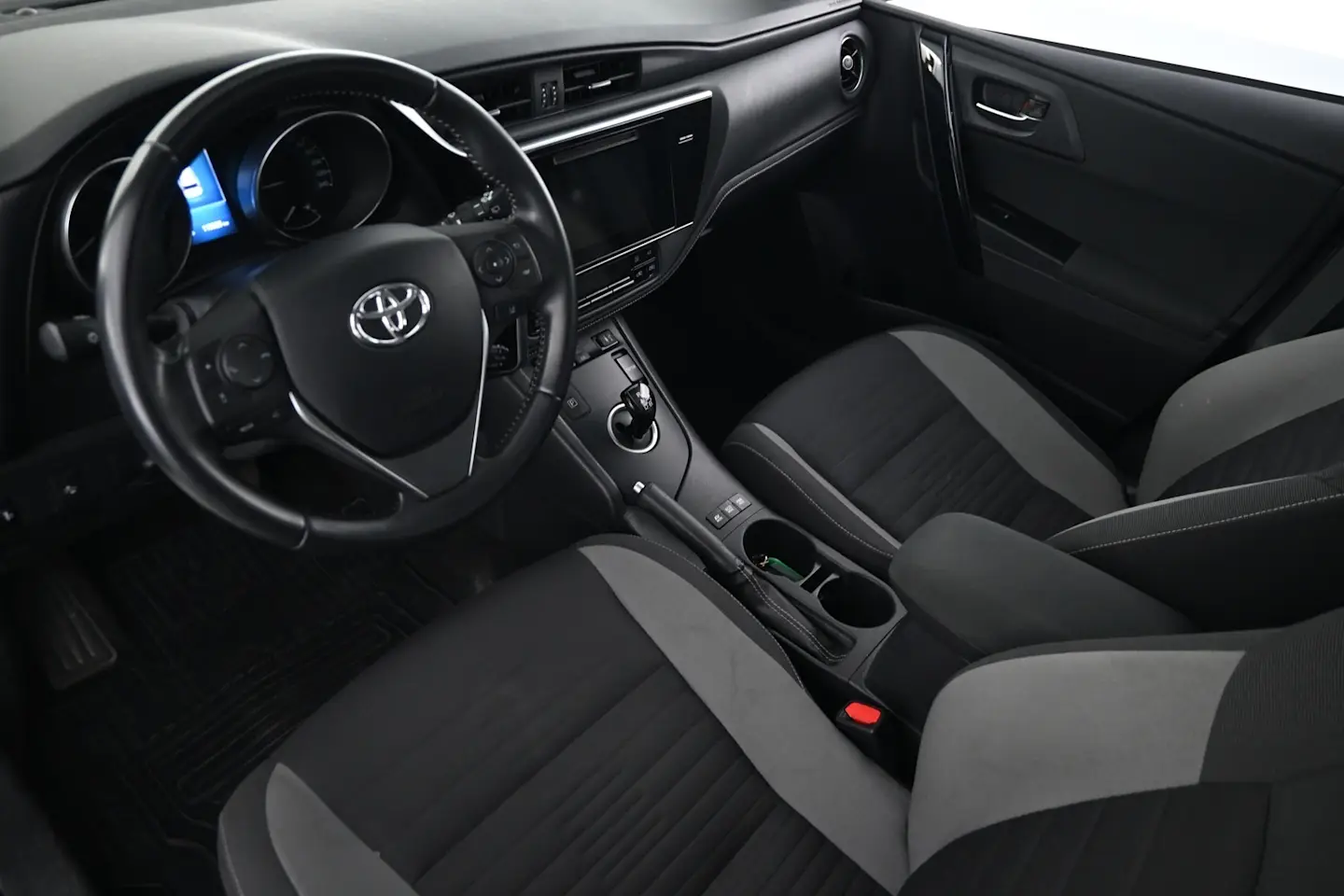 Car Image - 1YJoG7vlChOuRUp4UGqs9