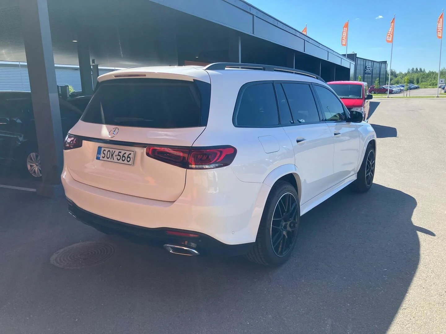 Car Image - 2Ii9moRLNbPzv5dqIkkX6B