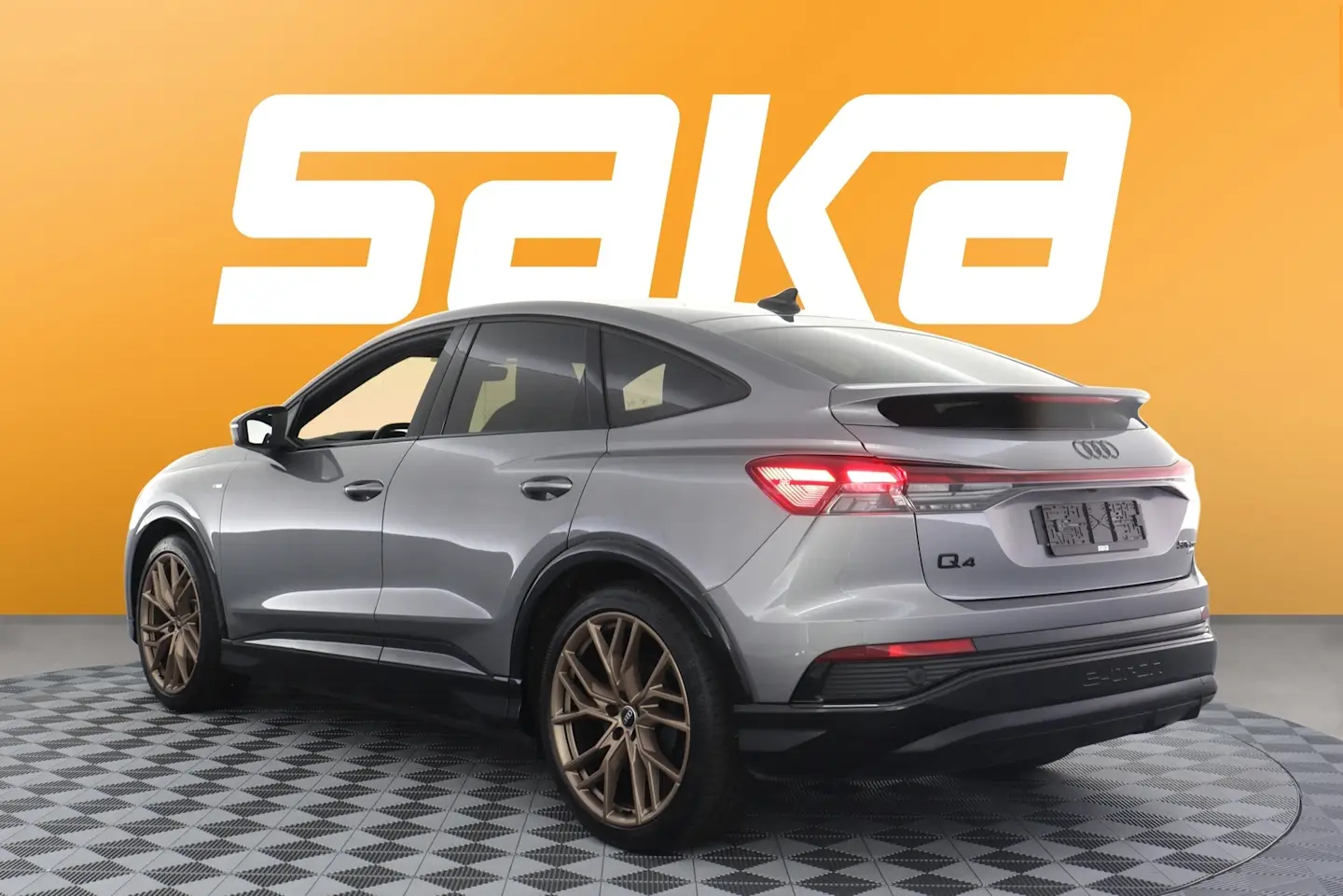 Car Image - 4f6lcNLgF0QAo1QeT6K9f1