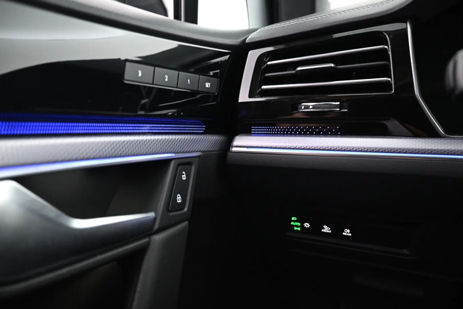 Car Image - 5HhXgHx9a5LYbG4SrZzFHv