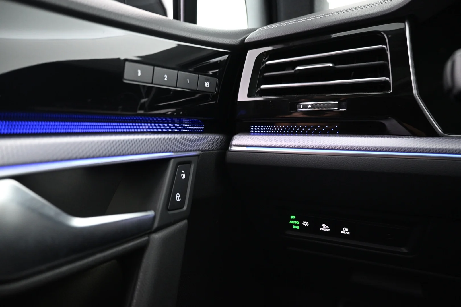 Car Image - 5HhXgHx9a5LYbG4SrZzFHv