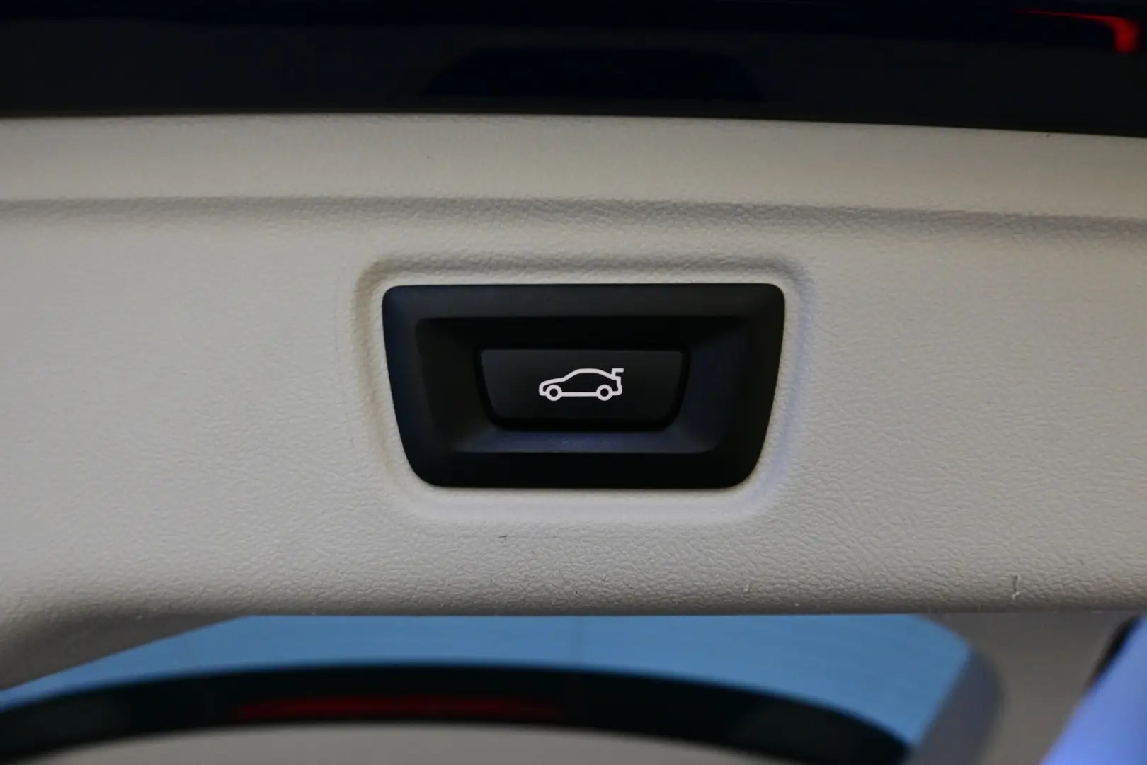 Car Image - 6SpNmQ2owFxOvaELt0pdVG