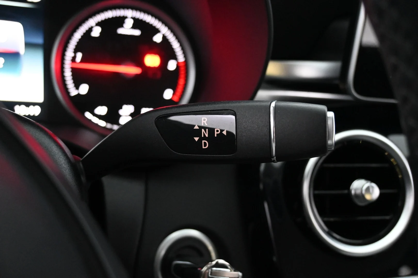 Car Image - 7pTS1EZrqElYoia4v2ClCm