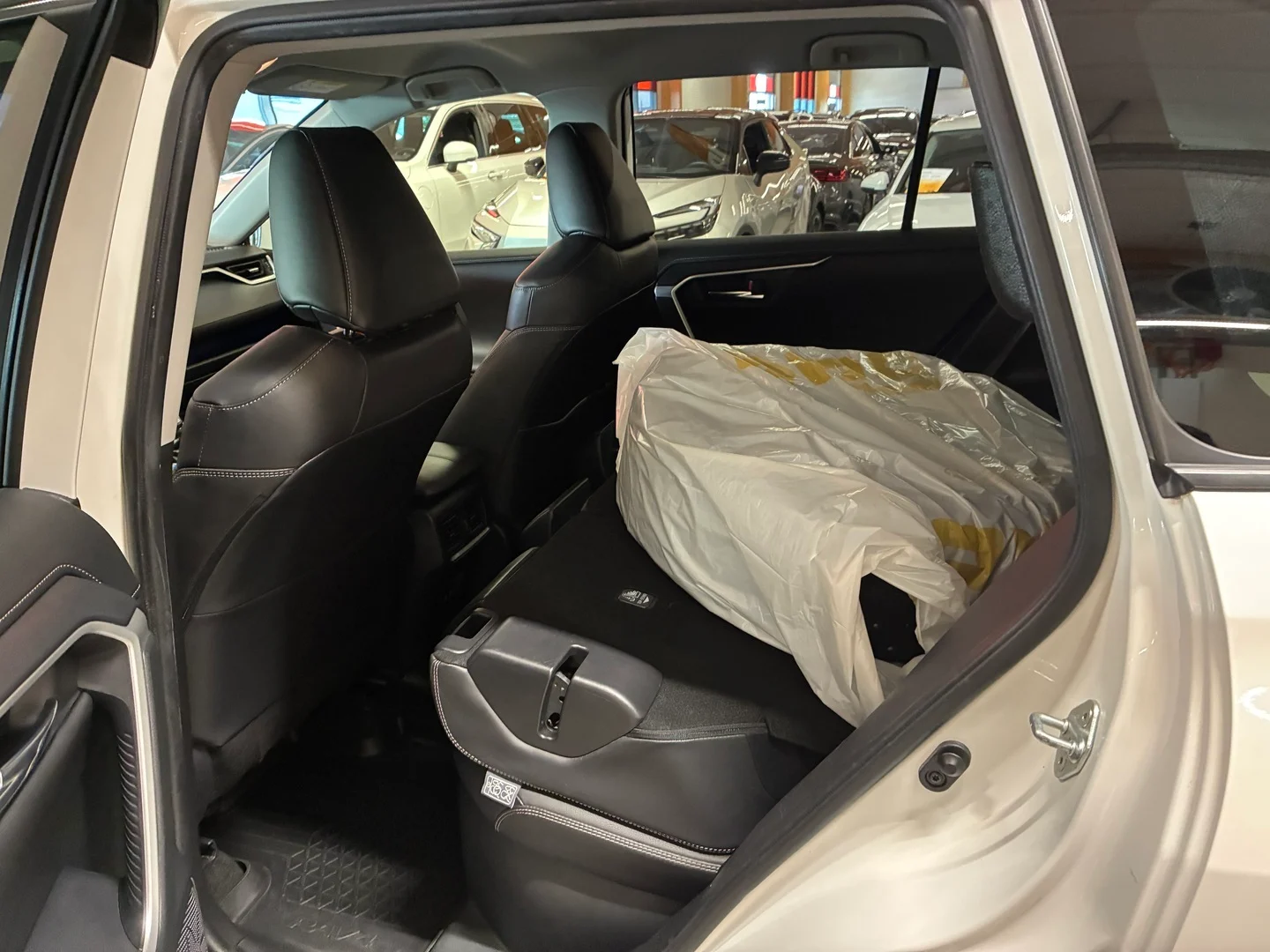 Car Image - 3RZlD0nfHDRC0AlB8uzWRq